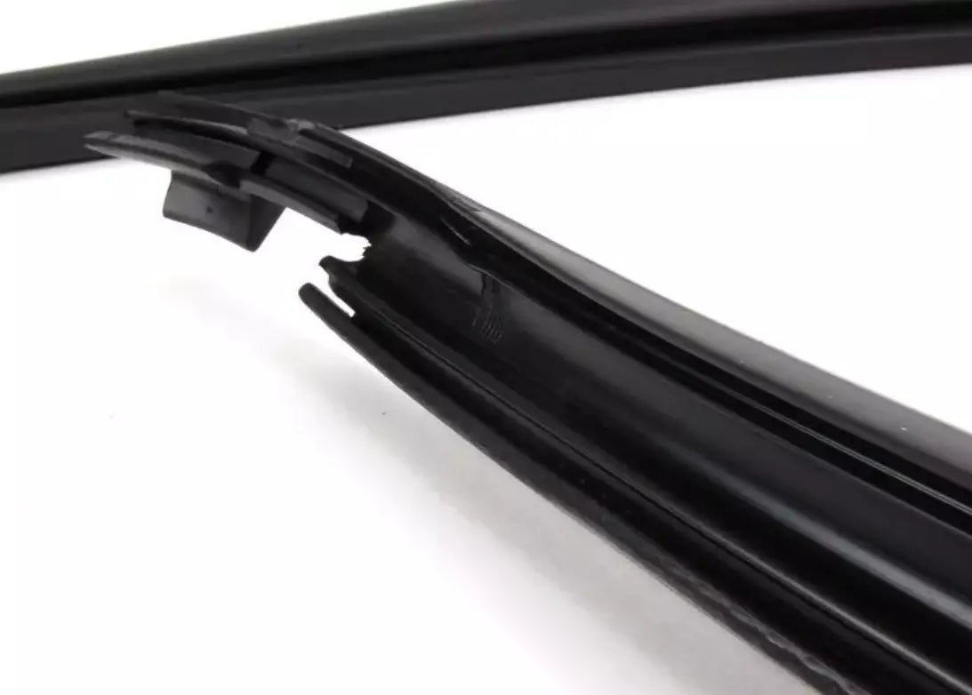 NEW BMW X5 E53 RIGHT ROOF FRAME SEALING 51717008976 7008976 ORIGINAL