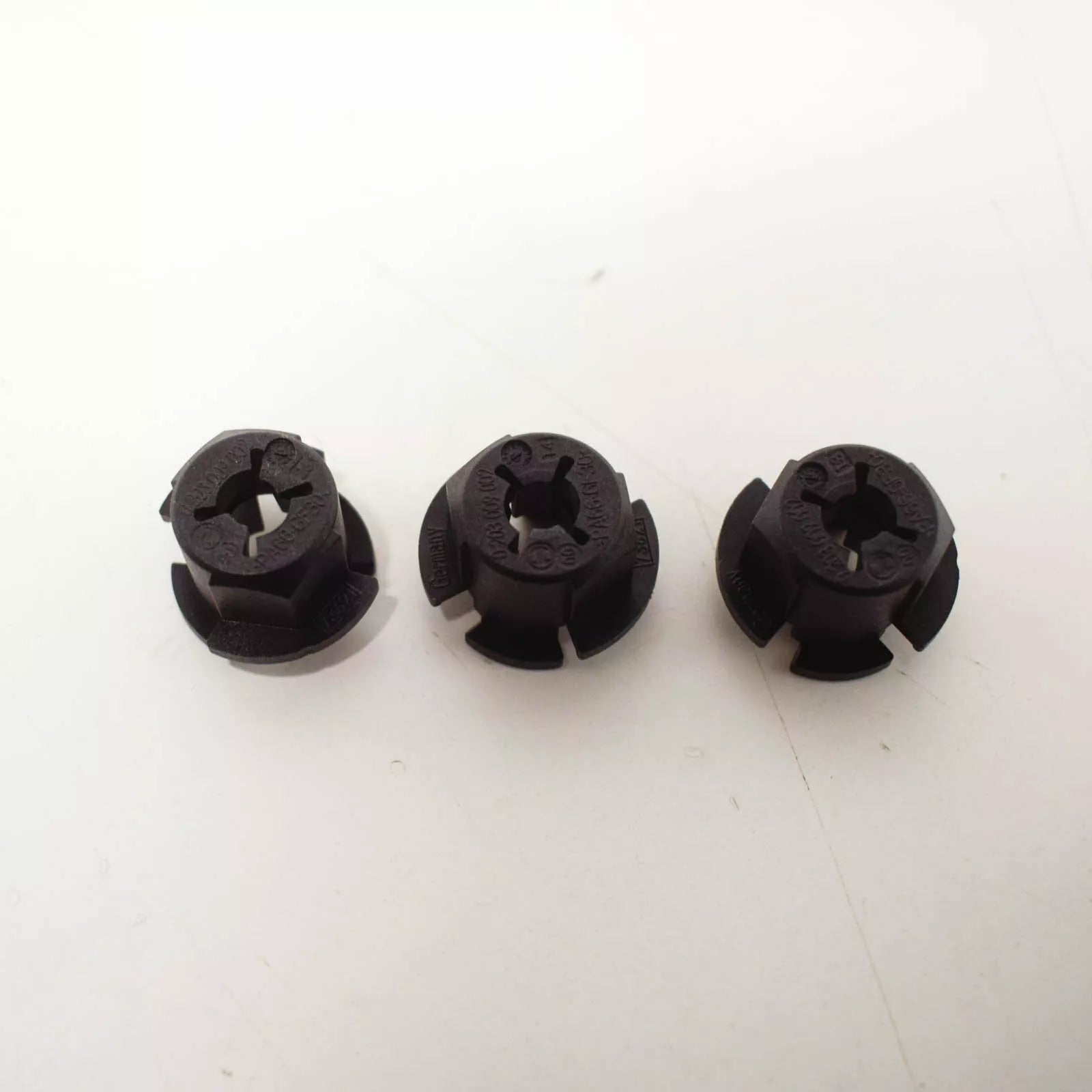 NEW AUDI A8 4H RADAR SENSOR MOUNTING SET 4H0998561