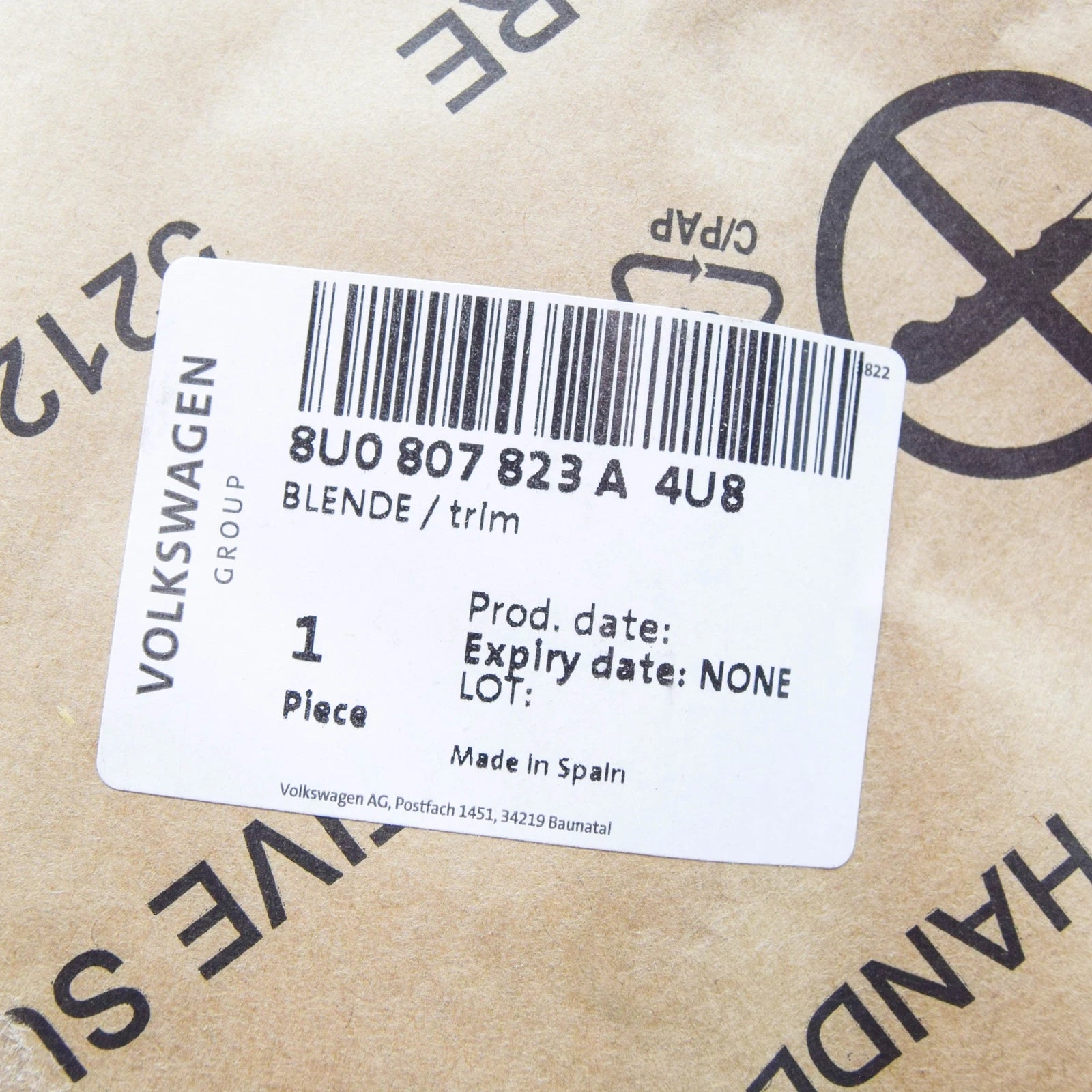 NEW AUDI Q3 8U REAR BUMPER CENTER LOWER TRIM 8U0807823A4U8 ORIGINAL