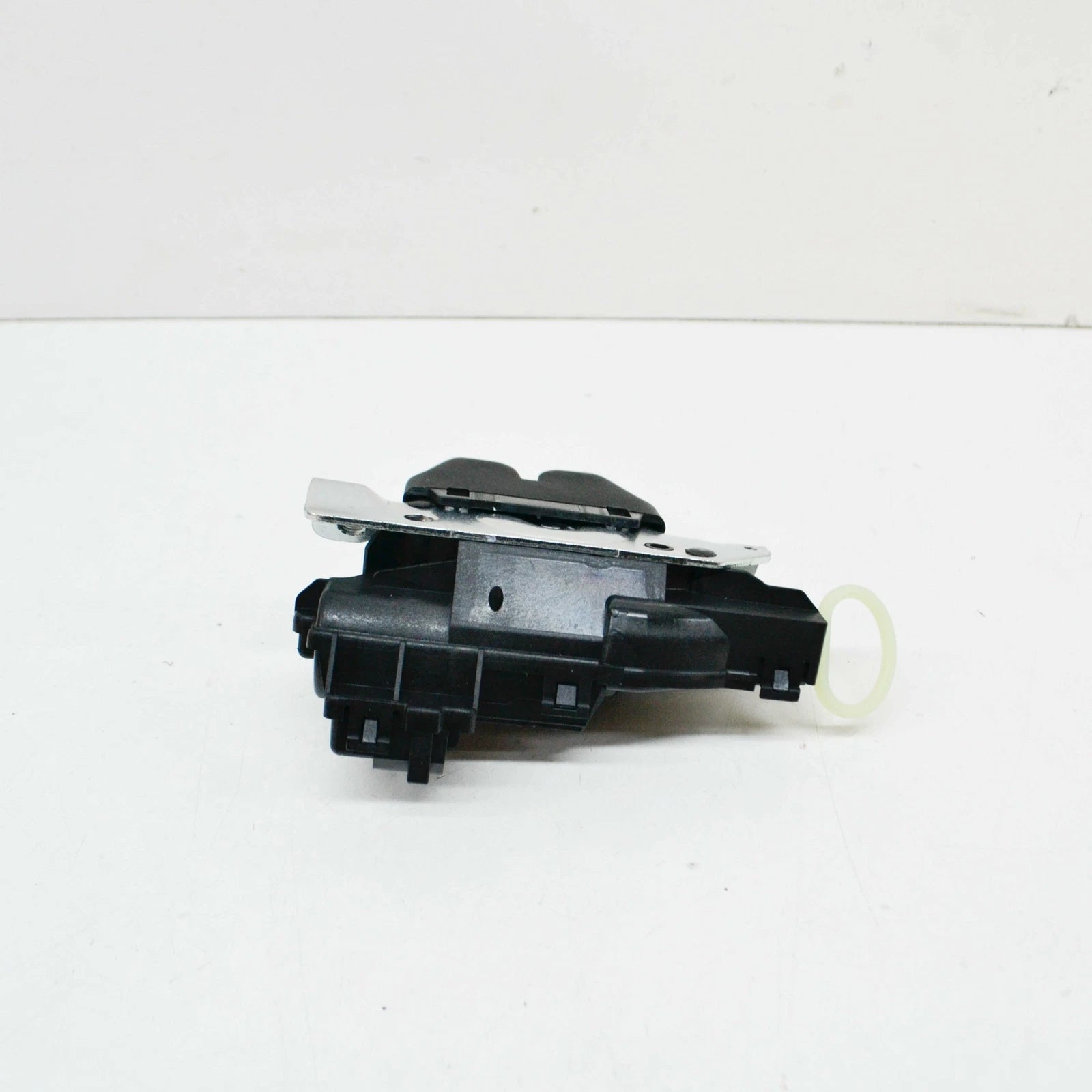 NEW MERCEDES-BENZ CLA C117 TRUNK BOOT LID LOCK A1177500085