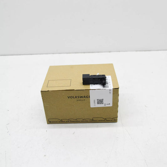 NEW AUDI Q7 4M REAR RIGHT DOOR PANEL CARD LIGHT MODULE 4M0947355B ORIGINAL