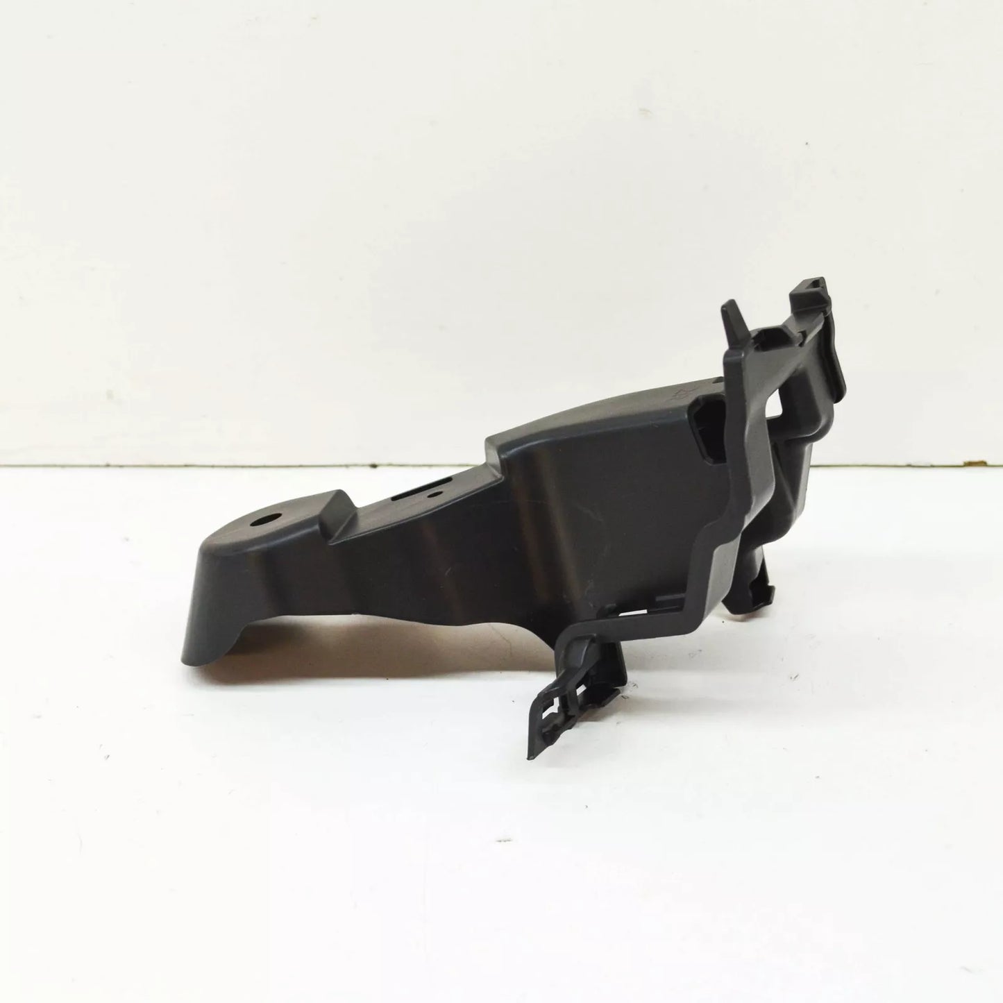 NEW MERCEDES-BENZ C W205 REAR BUMPER RIGHT BRACKET A2058850414