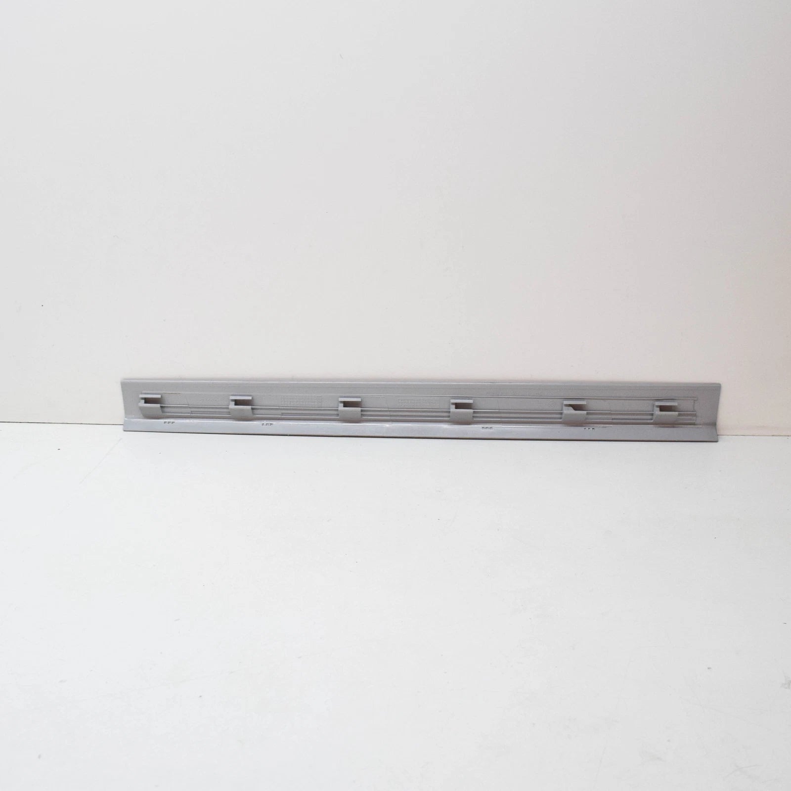 NEW BMW 7 E38 FRONT RIGHT SILL STRIP 51478174502 8174502 ORIGINAL