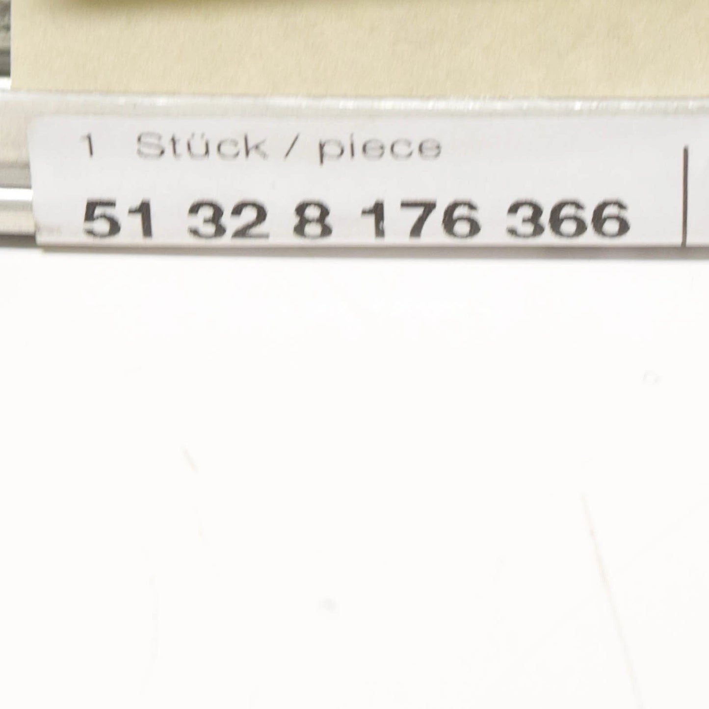 NEW BMW 3 E36 FRONT RIGHT WINDOW GUIDE RAIL 51328176366 8176366 ORIGINAL