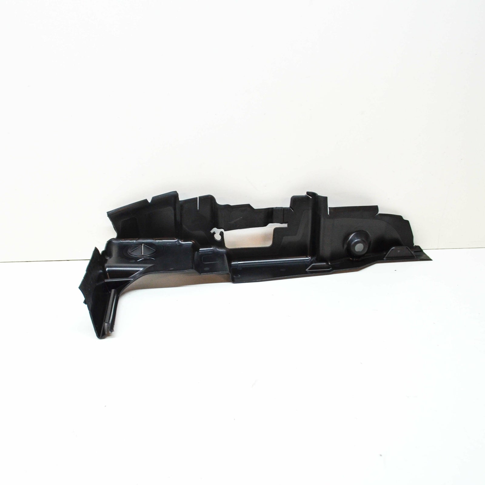 NEW AUDI Q2 GA LEFT SIDE RADIATOR AIR GUIDE 81A121283J ORIGINAL