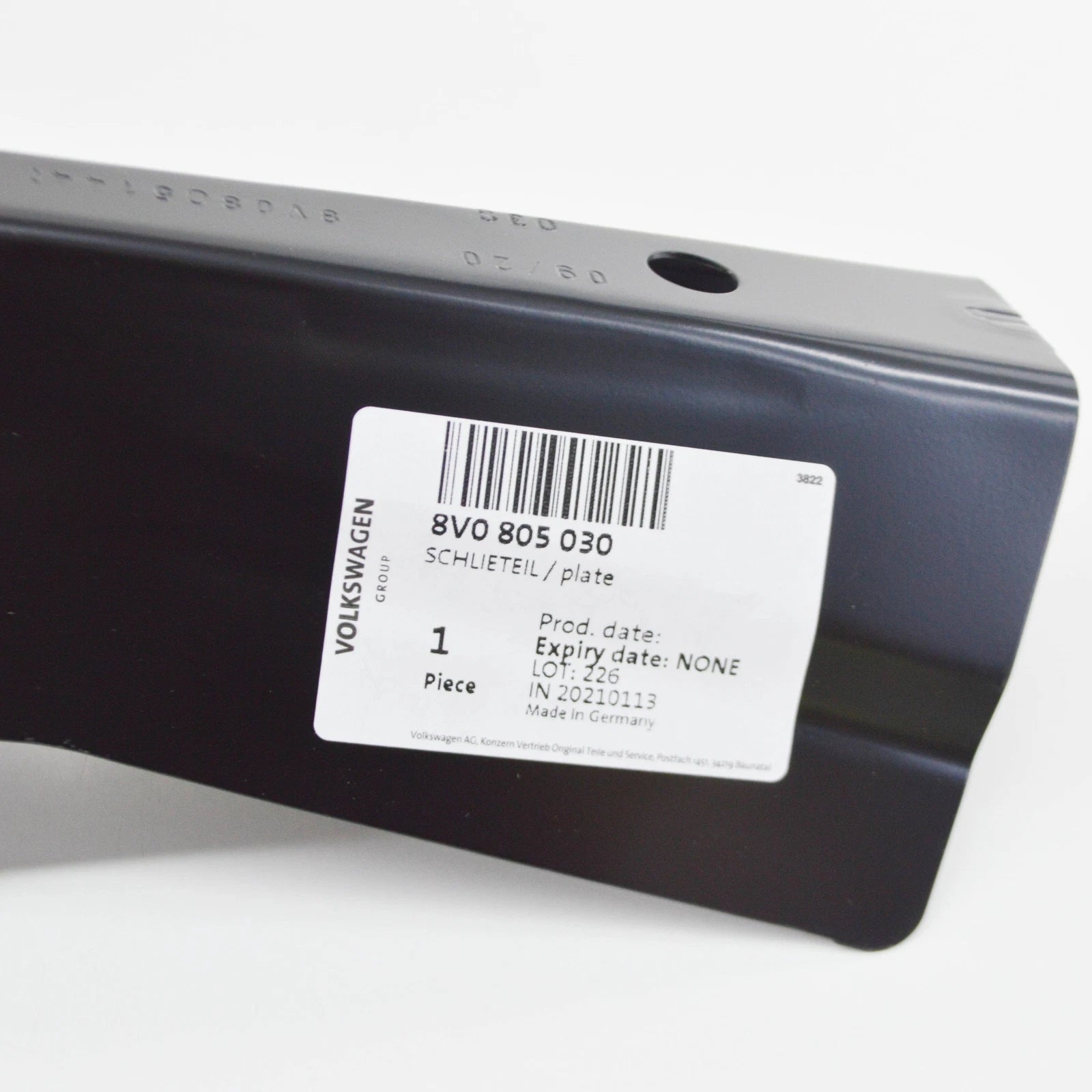 NEW AUDI A3 8V FRONT RIGHT FENDER BRACKET PLATE 8V0805030 ORIGINAL