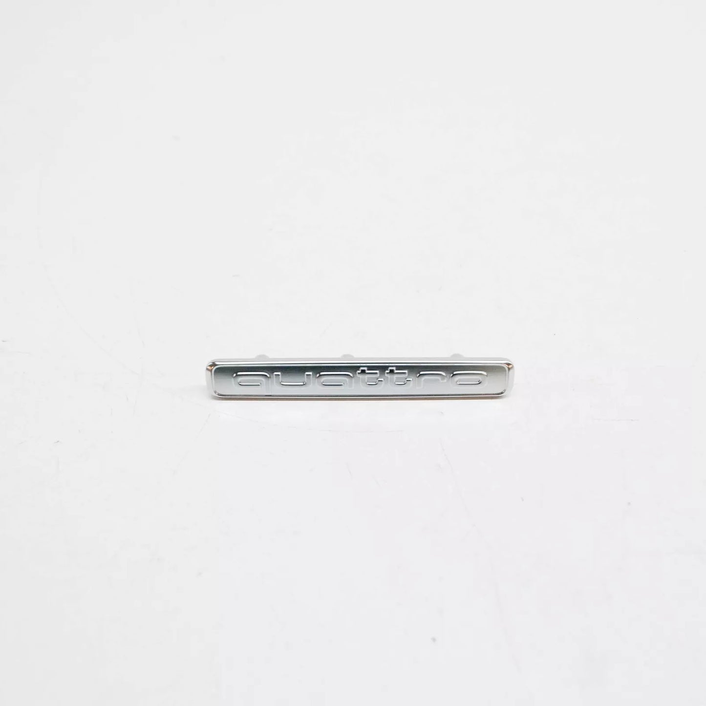 NEW AUDI A4 AVANT B9 DASHBOARD EMBLEM 'QUATTRO' 8W0853191A3Q7 ORIGINAL