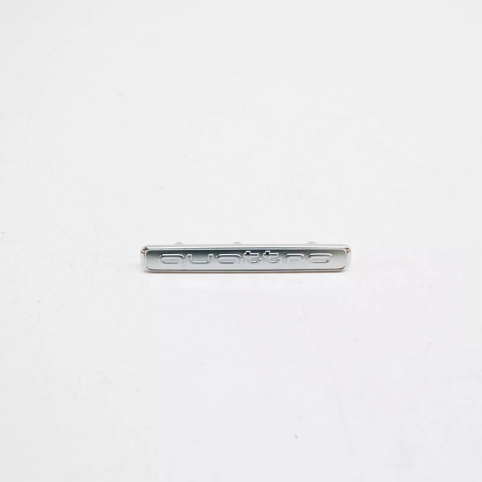 NEW AUDI A4 AVANT B9 DASHBOARD EMBLEM 'QUATTRO' 8W0853191A3Q7 ORIGINAL