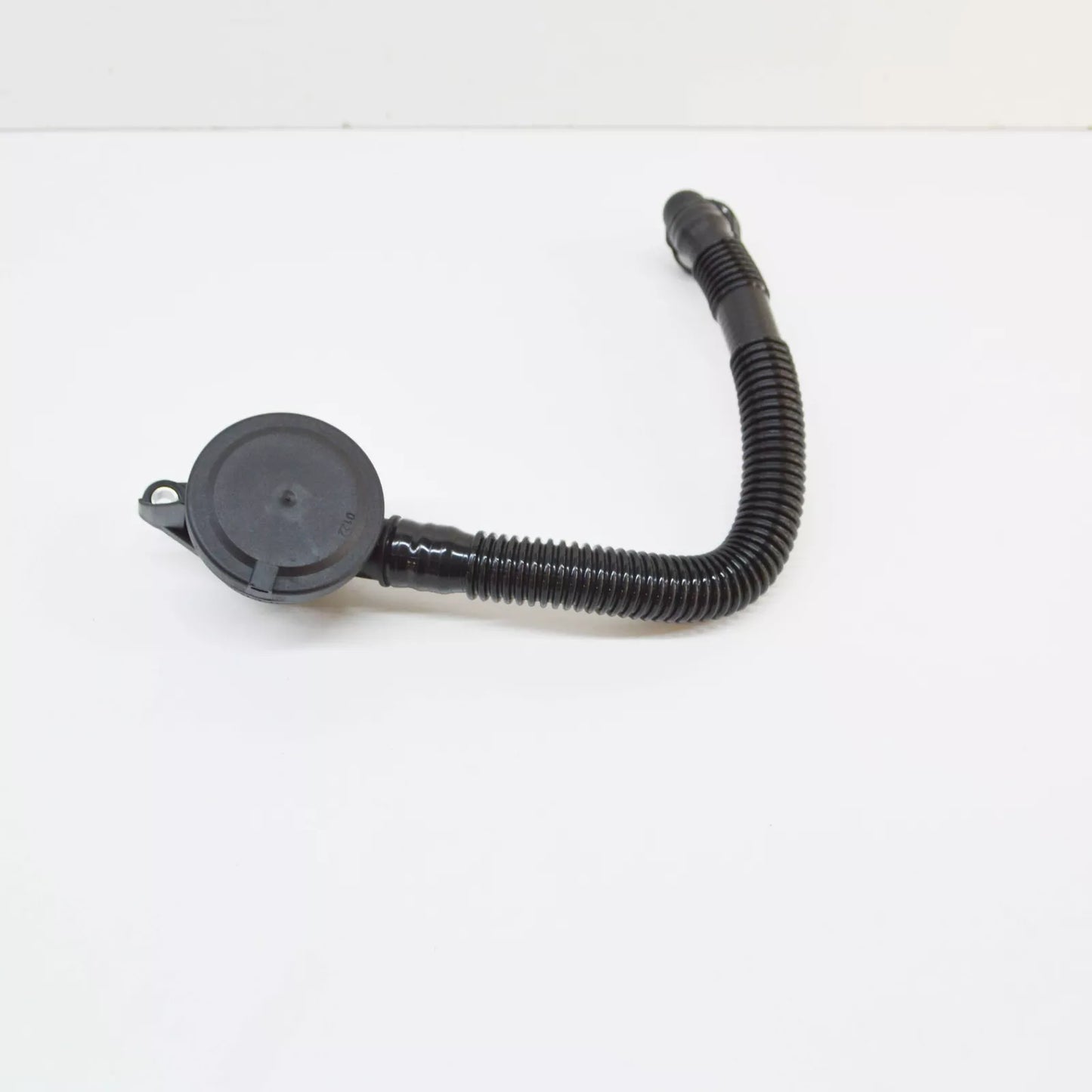 NEW AUDI RS4 B8 RIGHT ENGINE CRANKCASE VENT VALVE 079103210E ORIGINAL