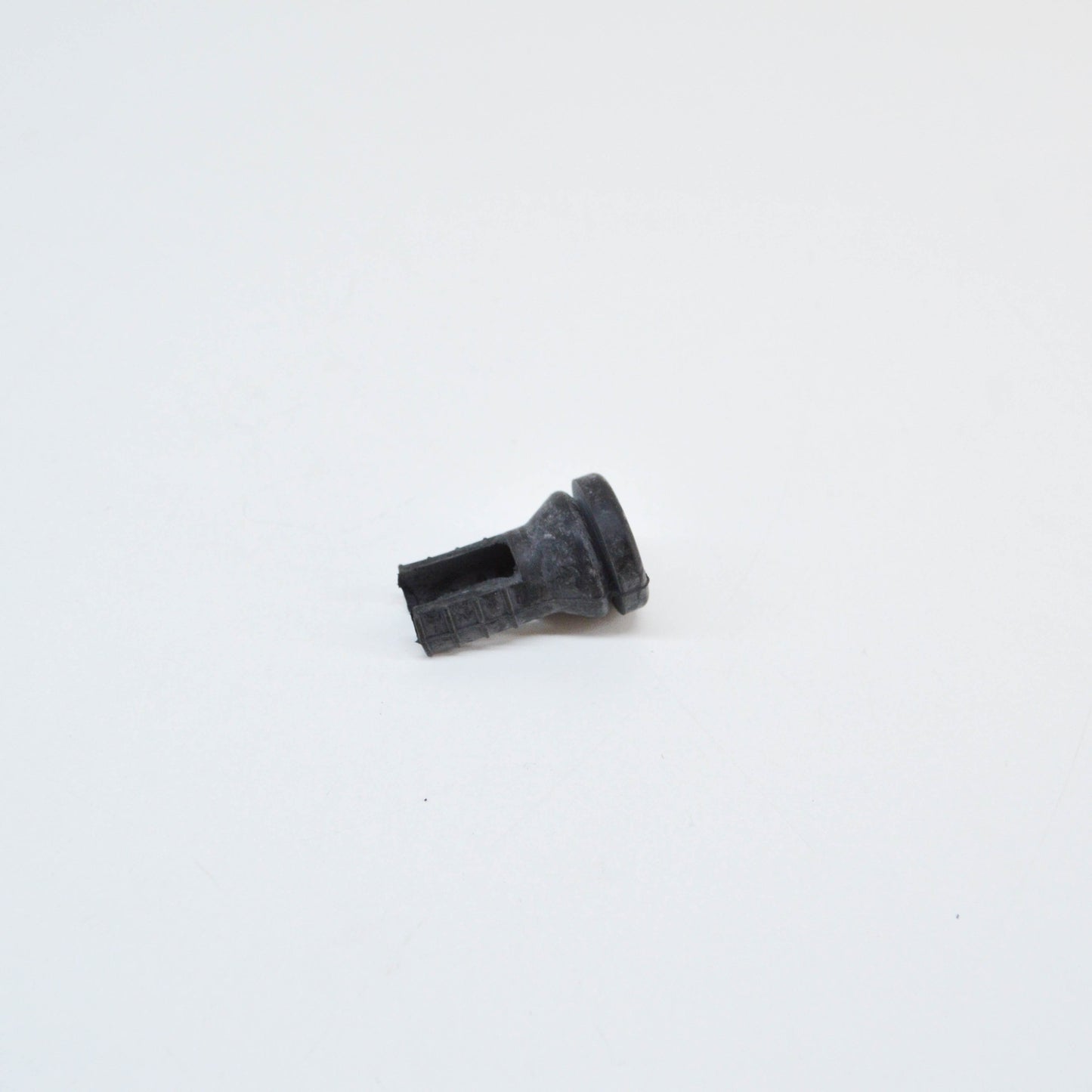 new bmw 3 compact e36 battery grommet 61131357511 1357511 original