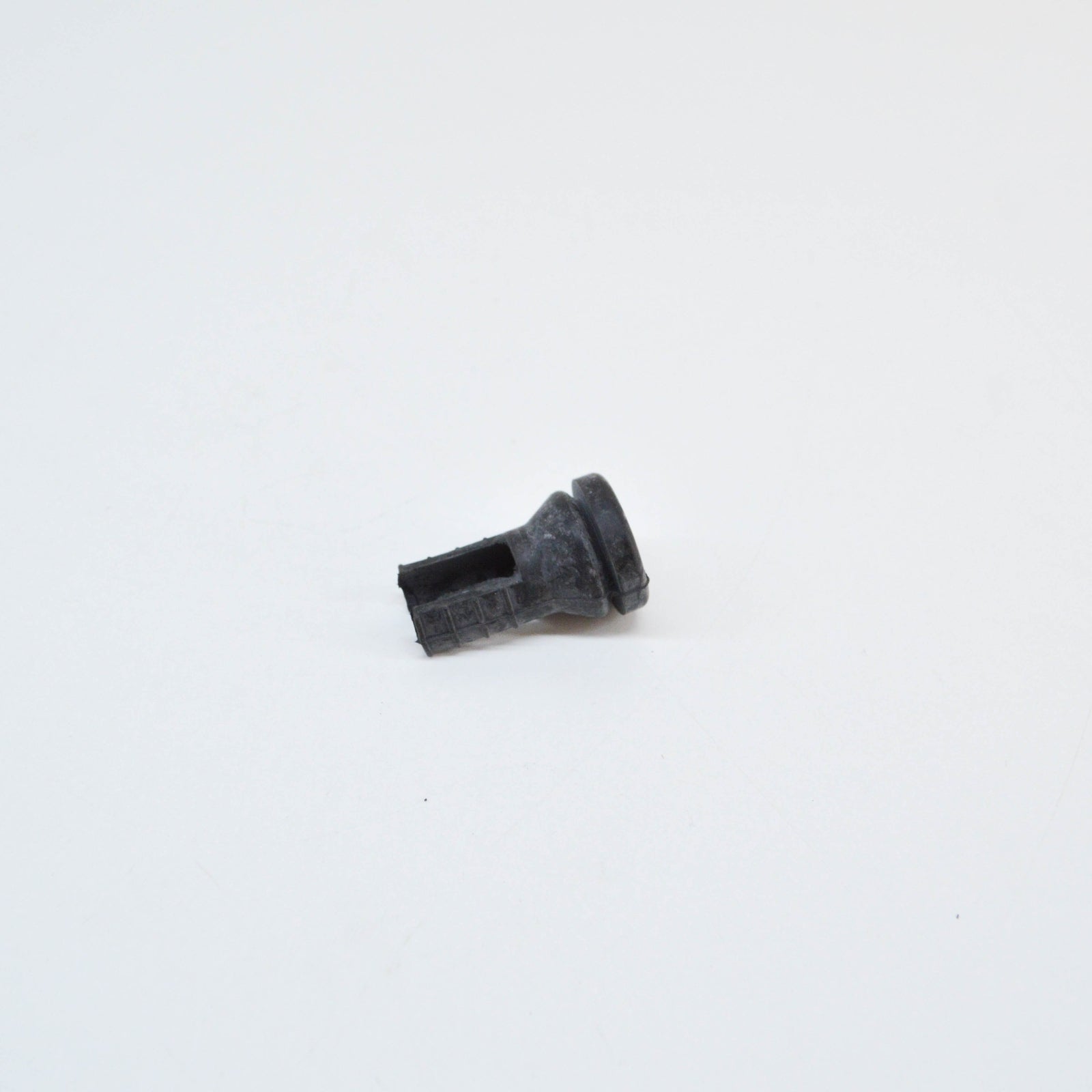 new bmw 3 compact e36 battery grommet 61131357511 1357511 original