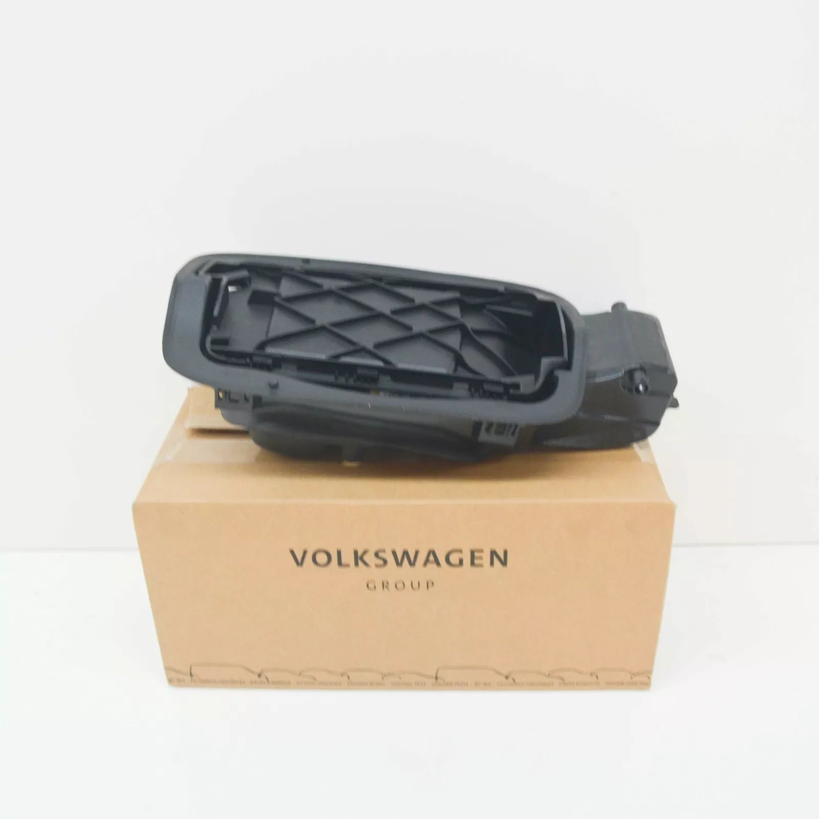 NEW AUDI A3 8V FUEL TANK FILLER FLAP INSERT 8V5809906B