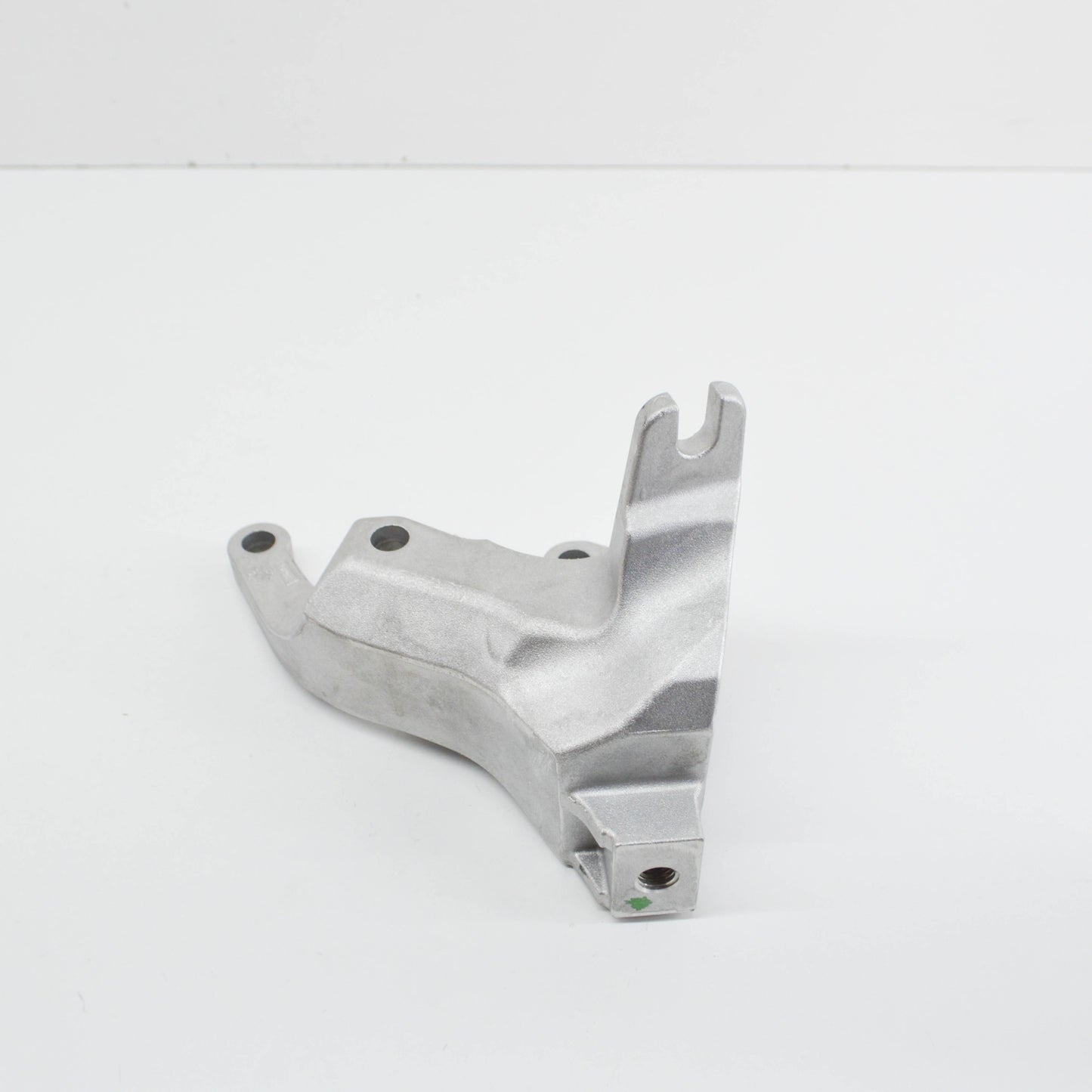 new ford focus mk3 c346 transmission gearbox support 1684930 original