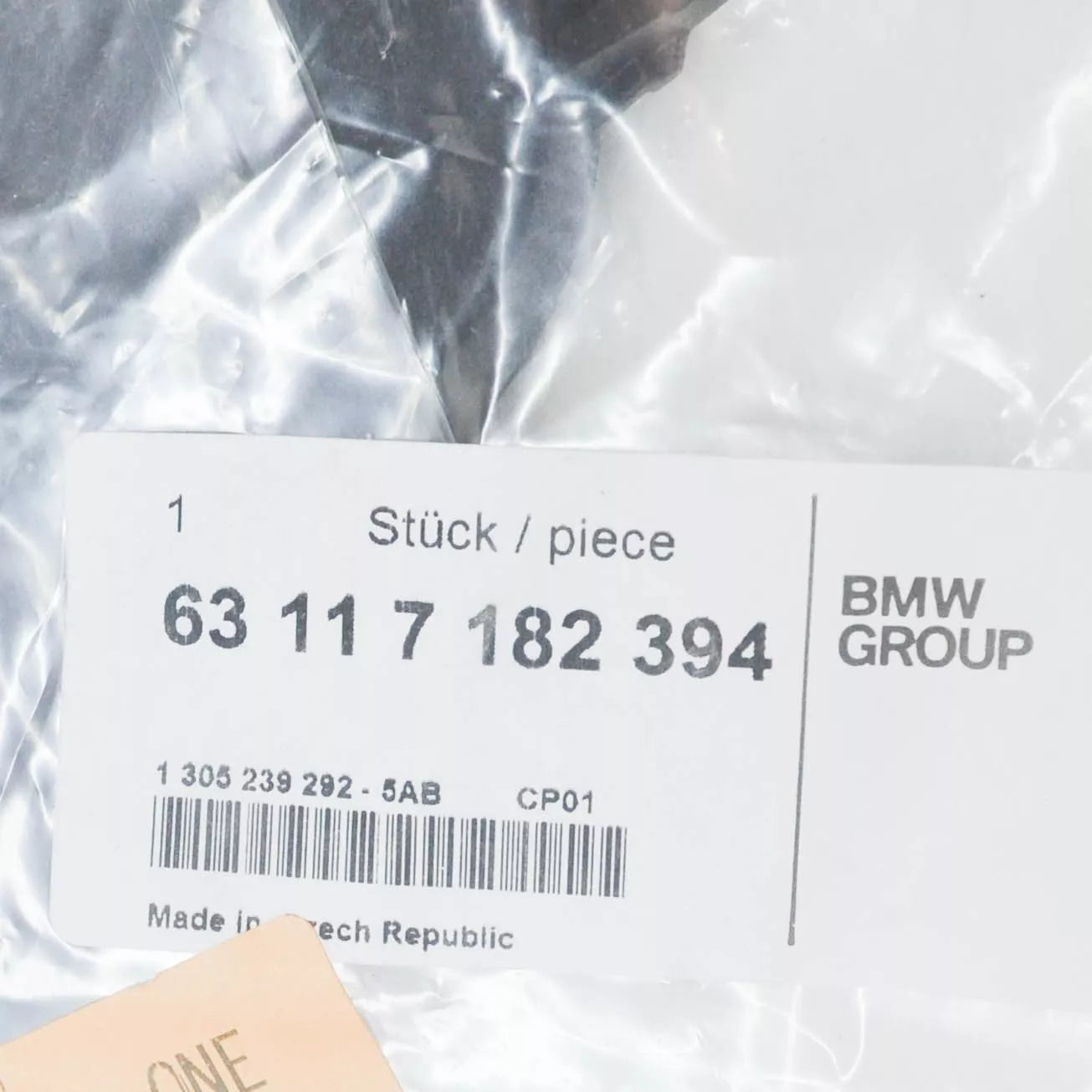 NEW BMW 3 E92 COUPE RIGHT UPPER HEADLIGHT BULB CAP 63117182394 ORIGINAL