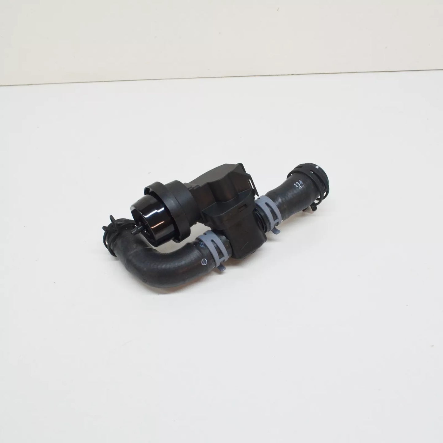 NEW MERCEDES-BENZ CLA COUPE C117 COOLANT SHUTT OFF VALVE A2702001600 ORIGINAL