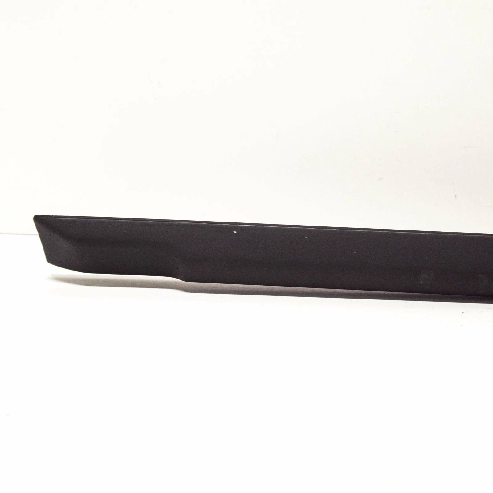 NEW BMW 3 E30 REAR RIGHT DOOR MOLDING TRIM 51131960734 1960734 ORIGINAL