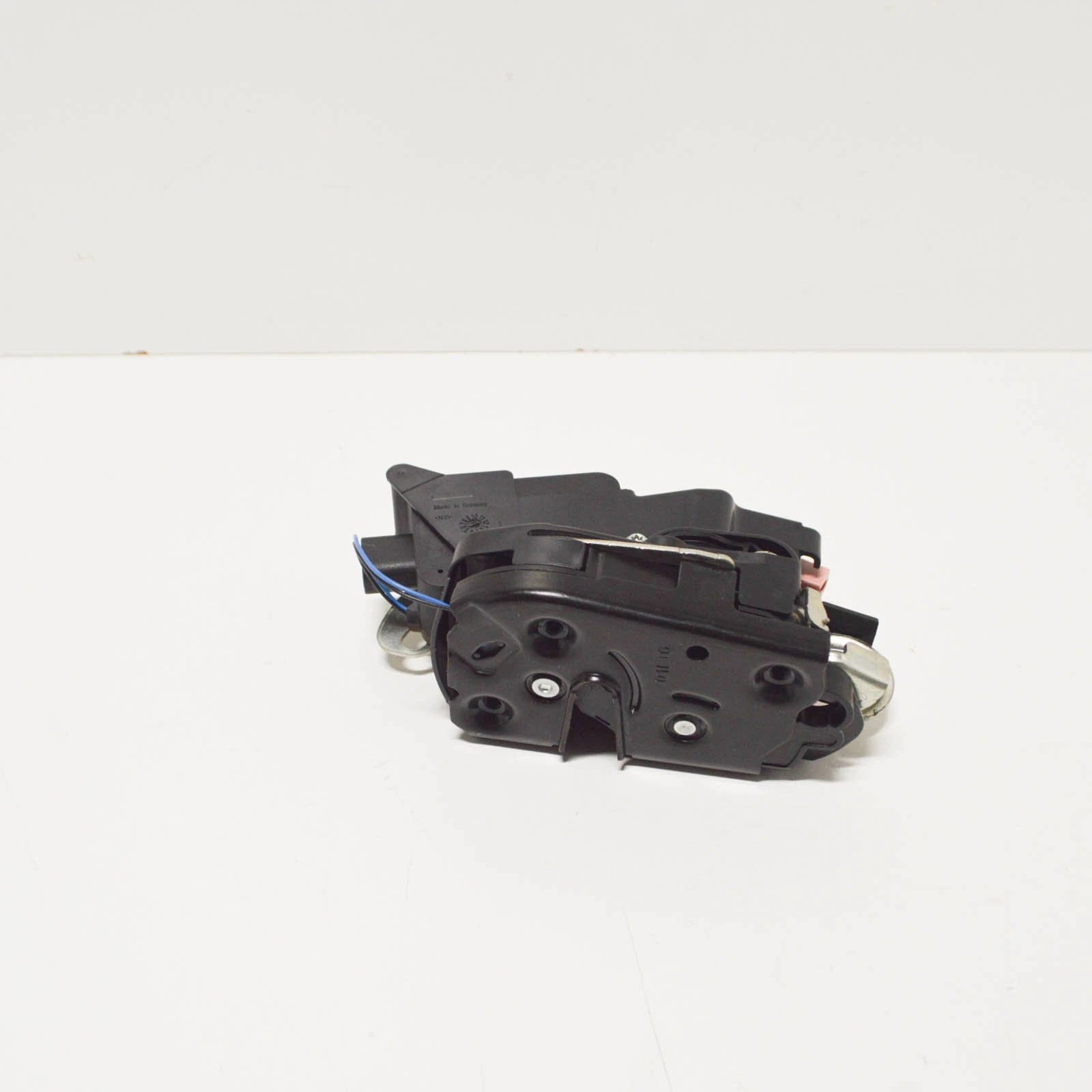 NEW MERCEDES BENZ VITO W639 FRONT LEFT DOOR LOCK RHD A6397200900 ORIGINAL