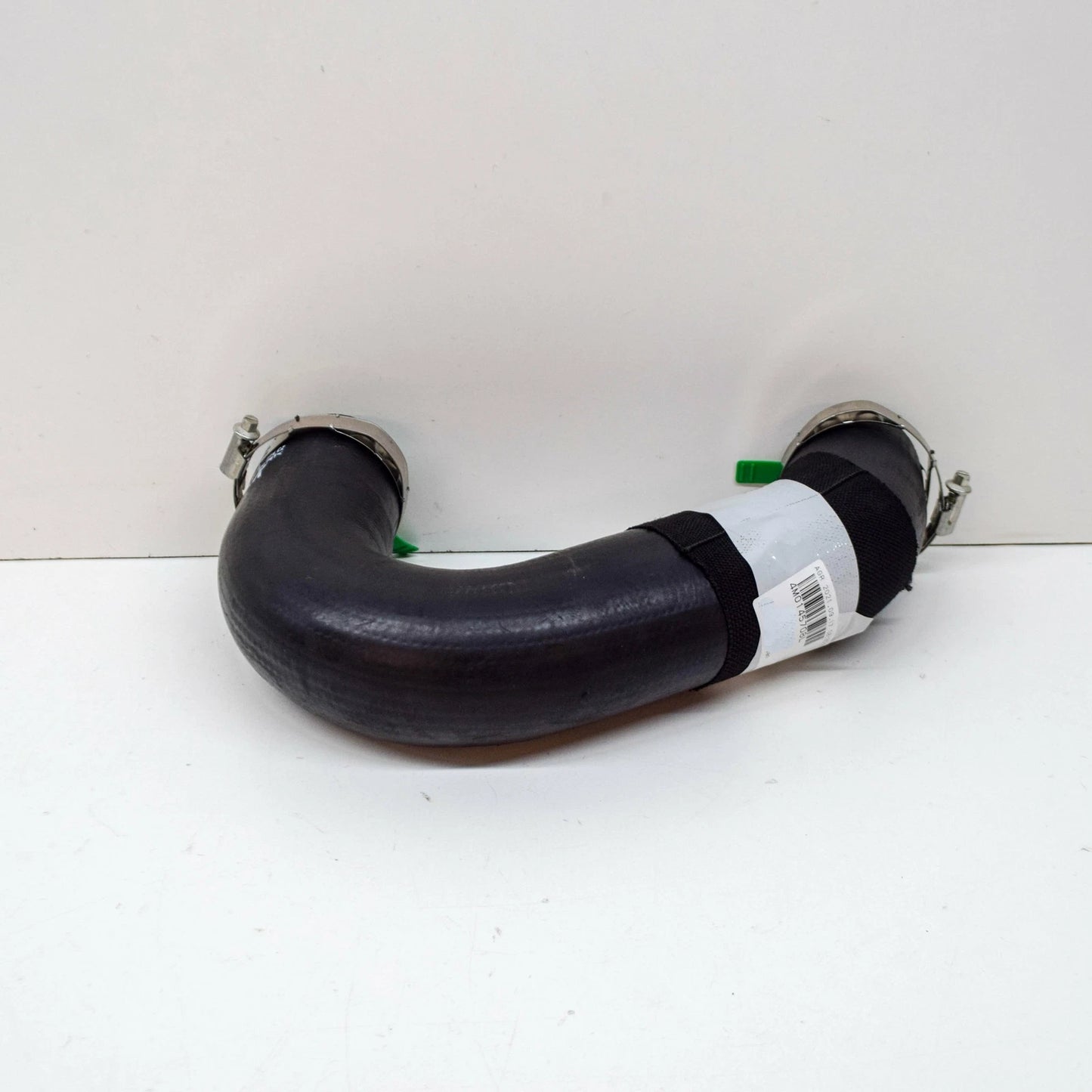 NEW AUDI Q7 4M RIGHT SIDE INTERCOOLER LOWER HOSE 4M0145708L