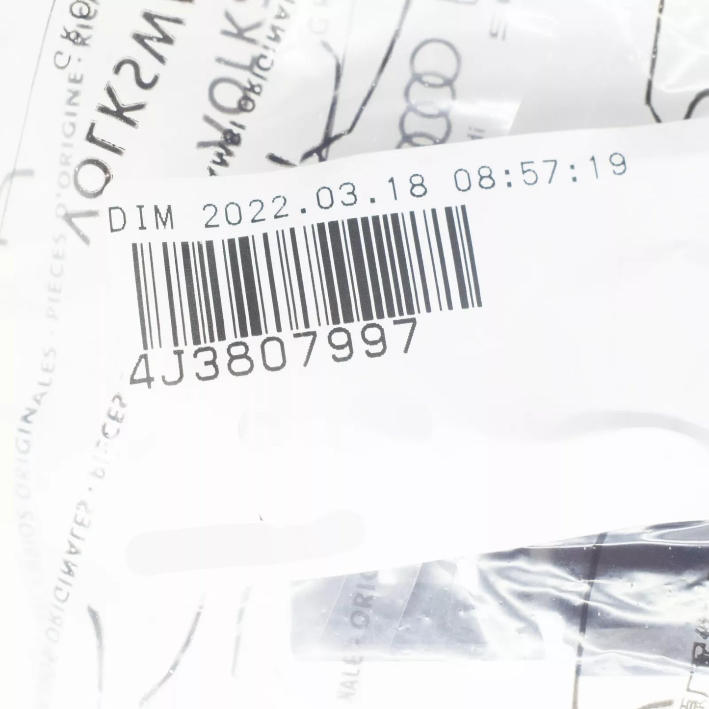 NEW AUDI E-TRON GT FRONT BUMPER CENTER BRACKET 4J3807997