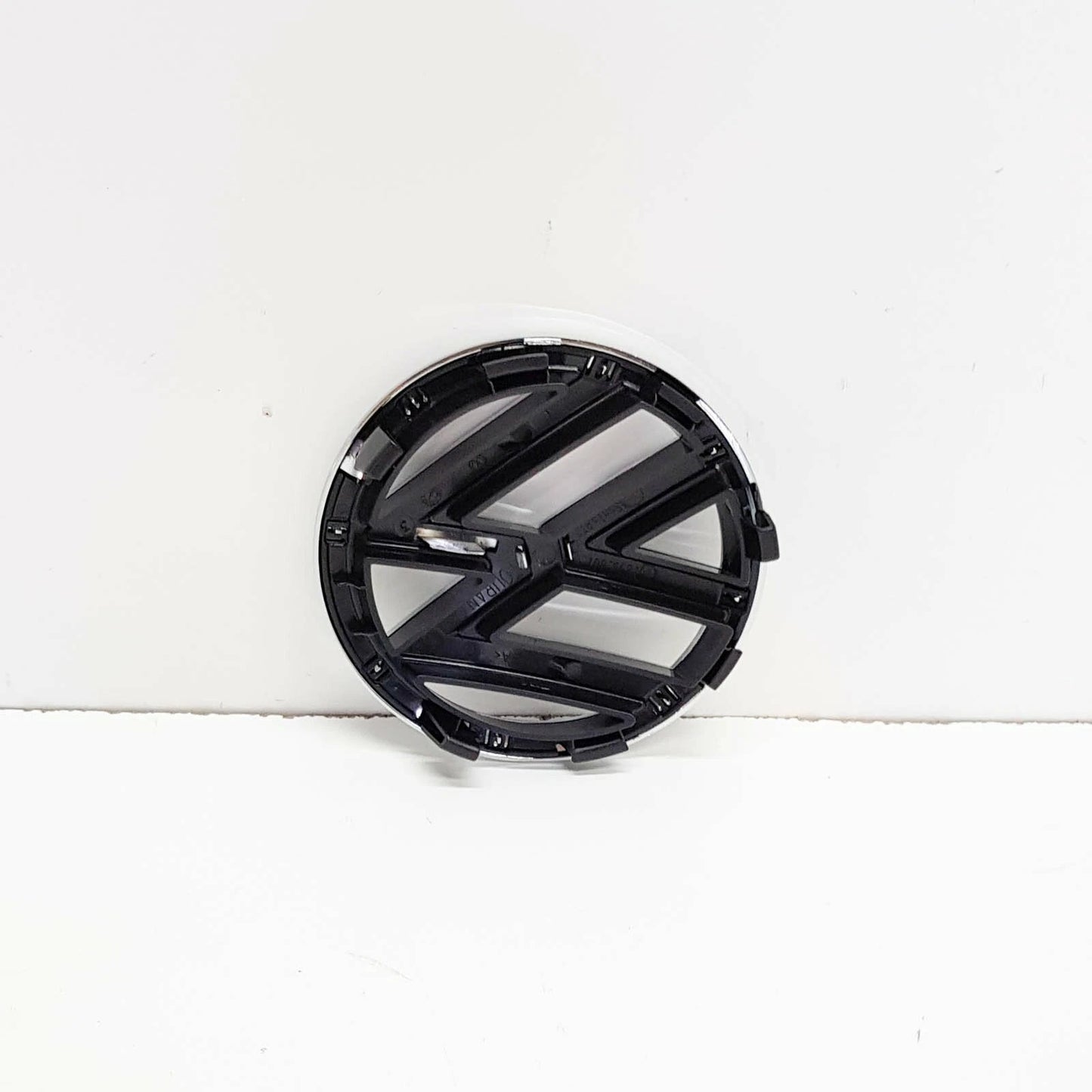 NEW VW CADDY IV SAA RADIATOR GRILLE EMBLEM BADGE 1T0853601EULM