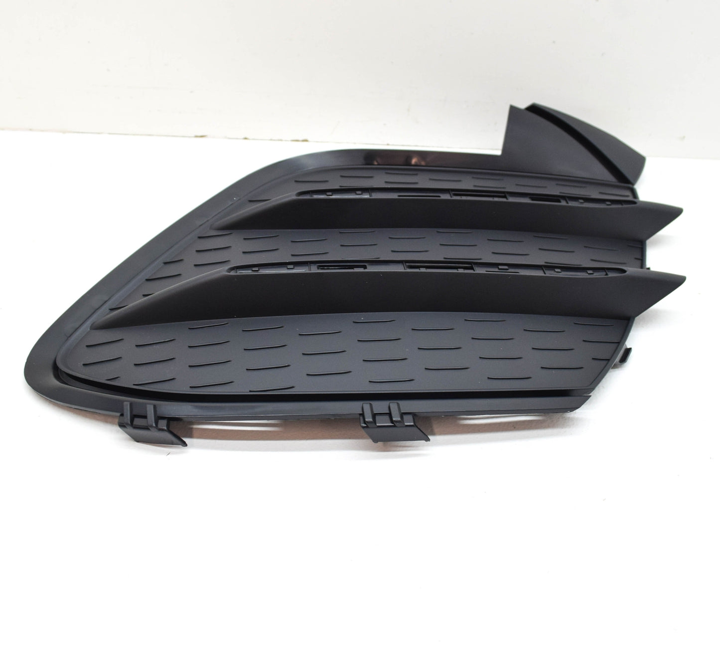 NEW MB GLB X247 FRONT BUMPER LOWER RIGHT SIDE GRILLR COVER A2478857803 ORIGINAL