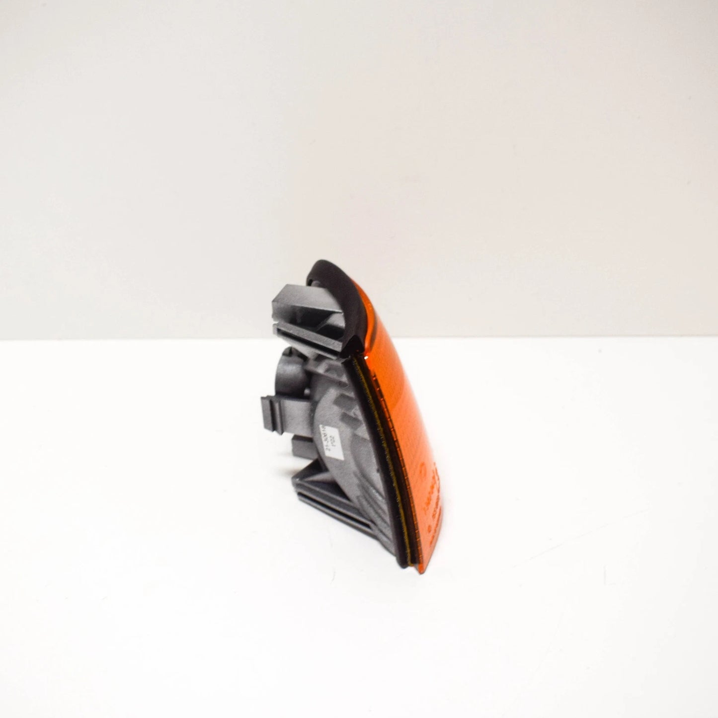 NEW BMW 3 E36 FRONT LEFT TURN INDICATOR LIGHT 63138353277 ORIGINAL