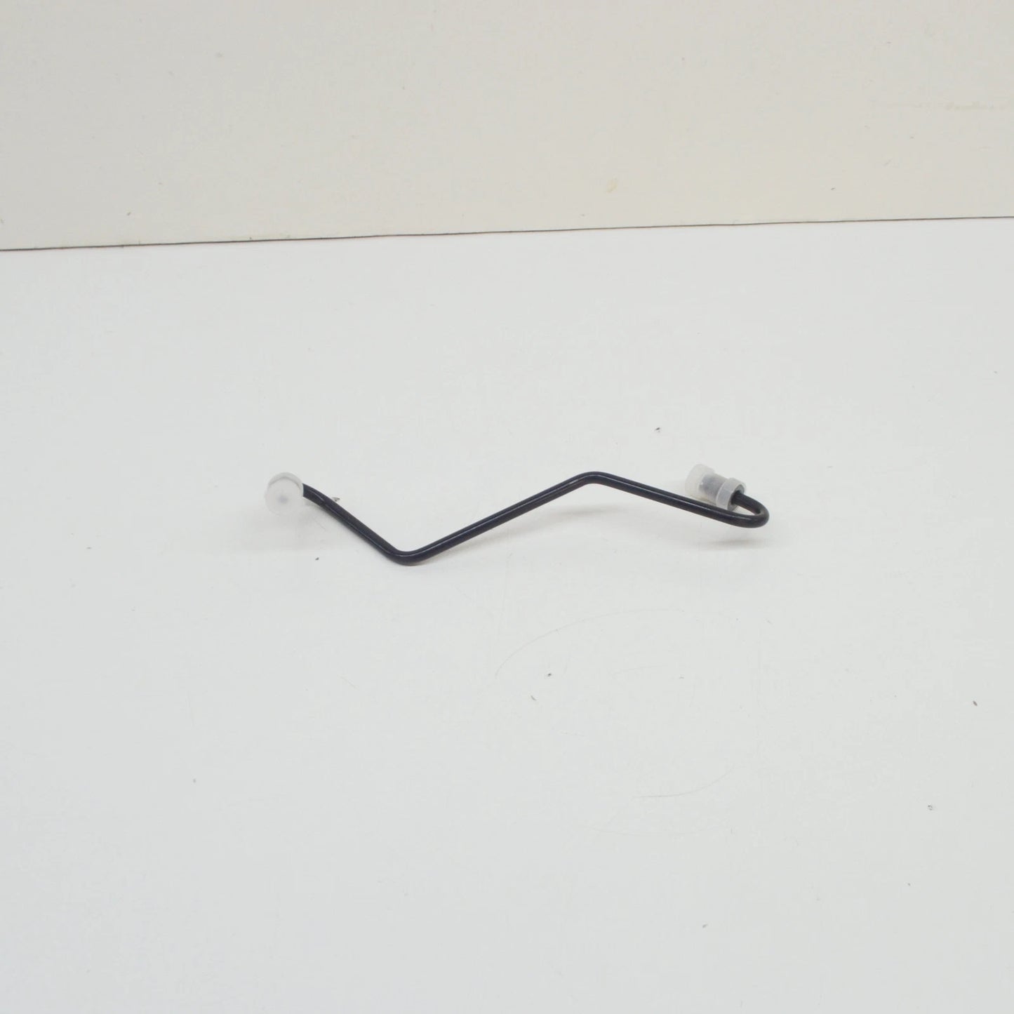 NEW AUDI A8 D3 FRONT RIGHT PISTON HOUSING BRAKE PIPE 4E0611722H ORIGINAL