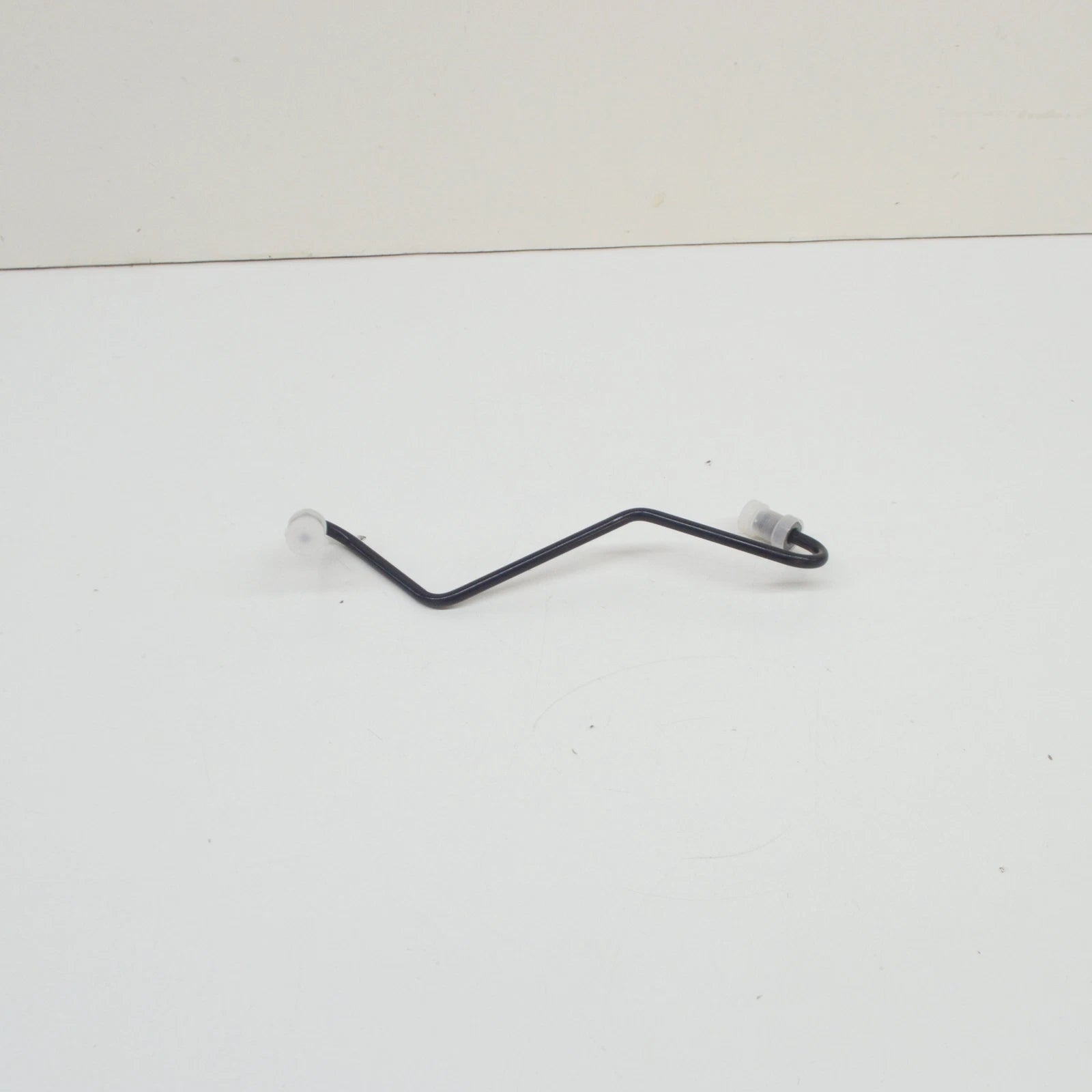 NEW AUDI A8 D3 FRONT RIGHT PISTON HOUSING BRAKE PIPE 4E0611722H ORIGINAL