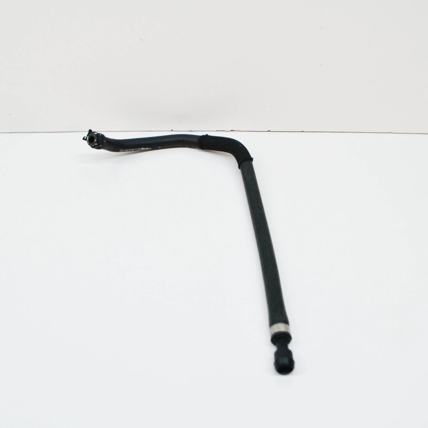 NEW MB C W205 COOLER TO CONNECTING POINT BLEED LINE A6262030017 ORIGINAL