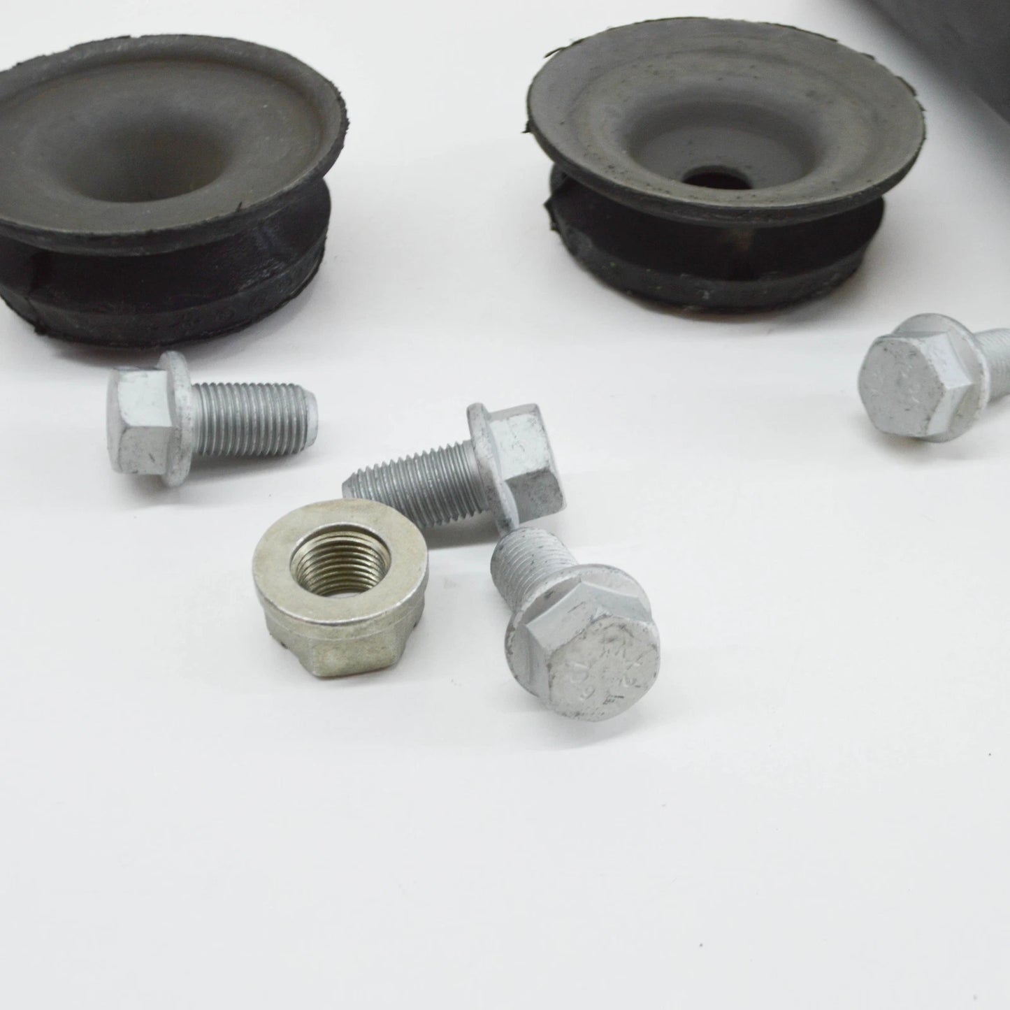 NEW MB SPRINTER W903 FRONT SHOCK STRUT MOUNT PARTS KIT A9013202830 ORIGINAL