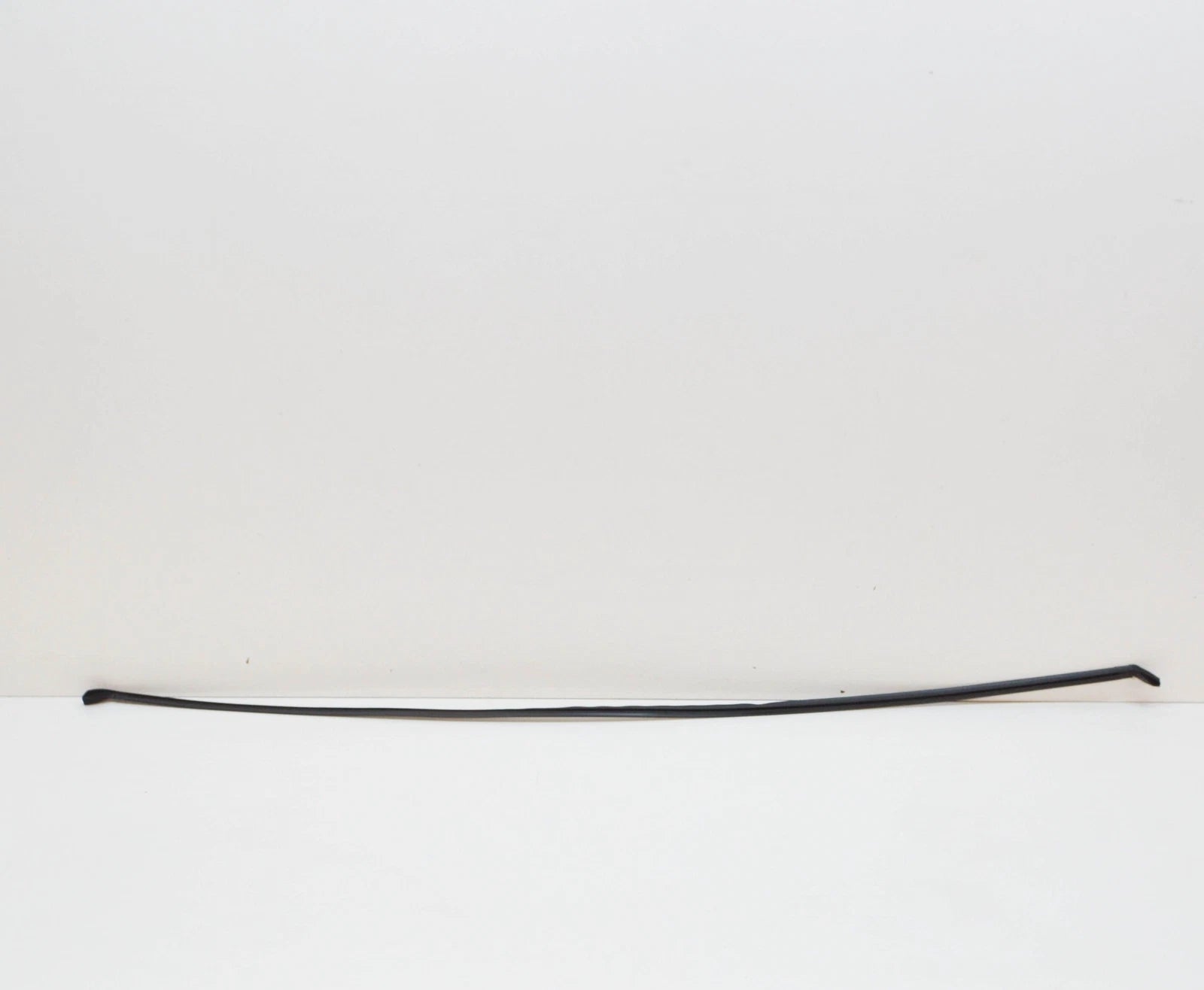 NEW BMW 3 E90 WINDSHIELD SEALING STRIP CROSS MEMBER 51717163654 7163654 ORIGINAL