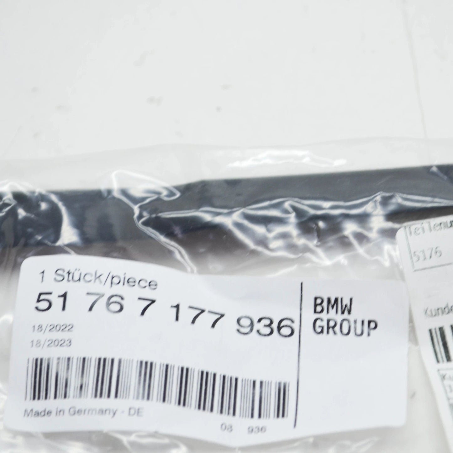 NEW BMW 7 F01 FRONT RIGHT DOOR SEALING 51767177936 ORIGINAL