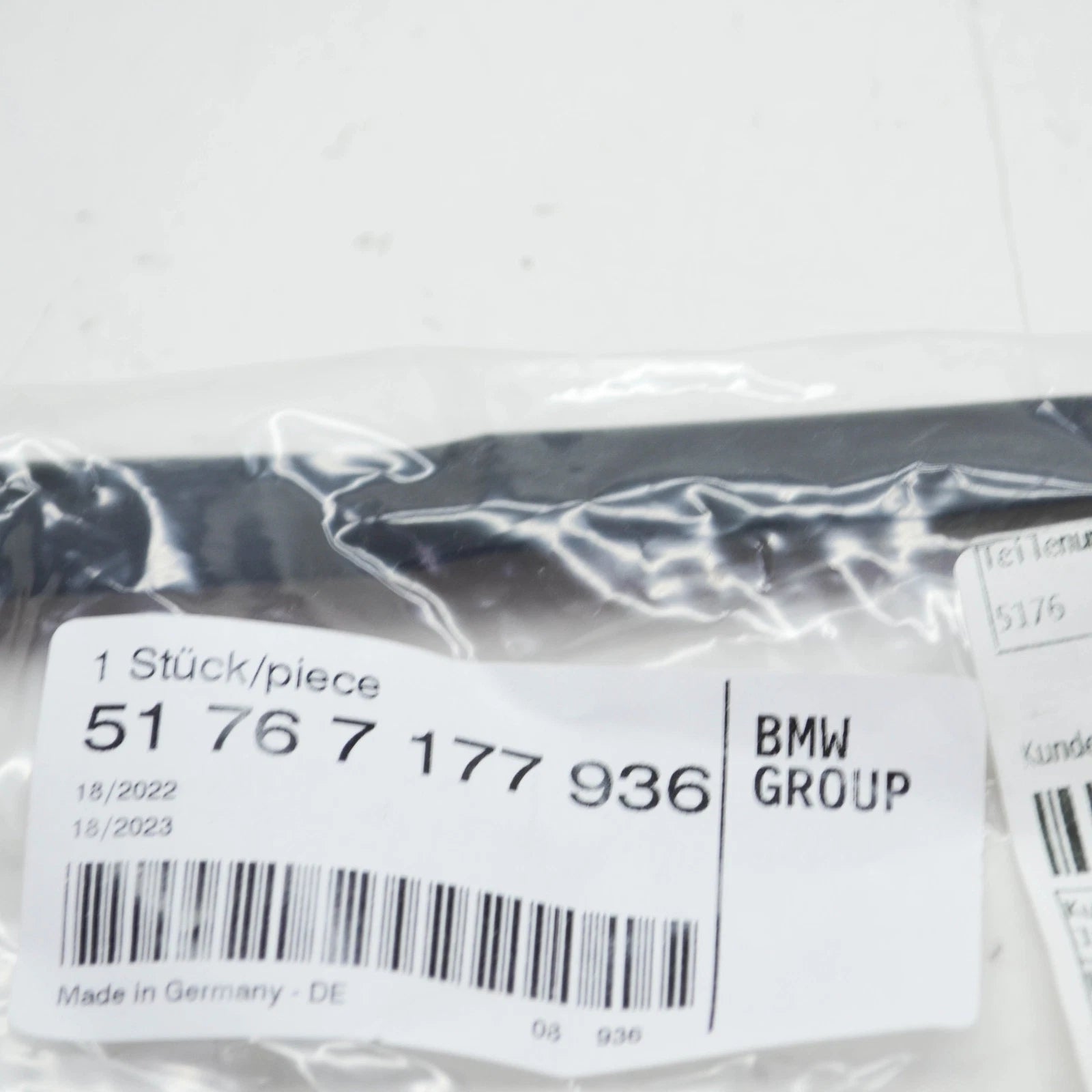 NEW BMW 7 F01 FRONT RIGHT DOOR SEALING 51767177936 ORIGINAL