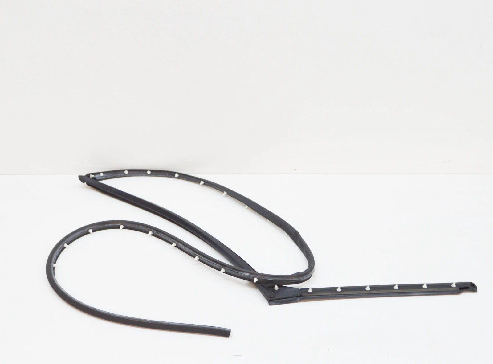 NEW AUDI Q7 4L REAR RIGHT DOOR SEALING RUBBER ON BODY 4L0839120D