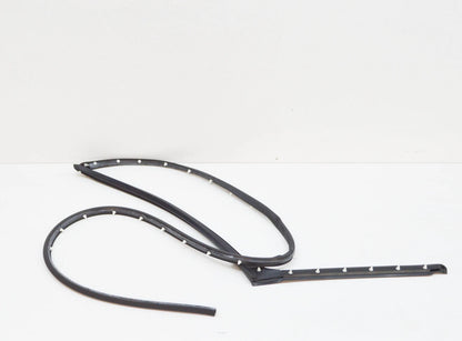 NEW AUDI Q7 4L REAR RIGHT DOOR SEALING RUBBER ON BODY 4L0839120D