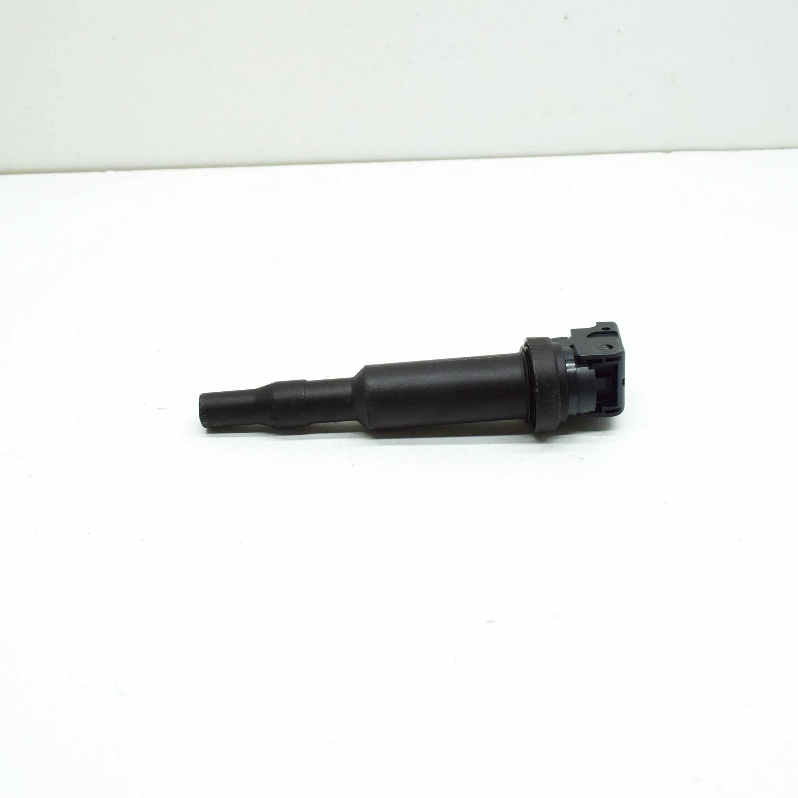 NEW BMW 5 GRAN TURISMO F07 IGNITION COIL 12138647689 ORIGINAL