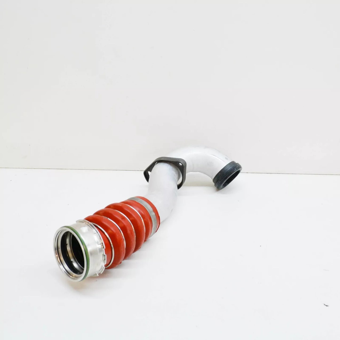 NEW BMW X5 E70 INTERCOOLER PIPE TURBO HOSE 11617823961 ORIGINAL