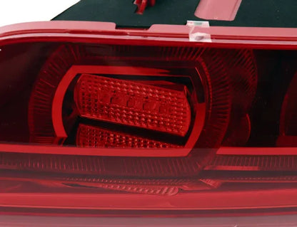 NEW AUDI R8 42 REAR RIGHT TAILLIGHT USA 420945096E ORIGINAL