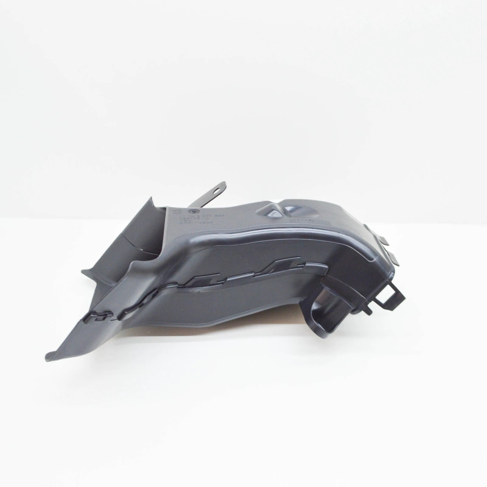 NEW BMW X6 G06 LEFT FRONT AIR INTAKE PIPE 51748070233 8070233 2021 ORIGINAL