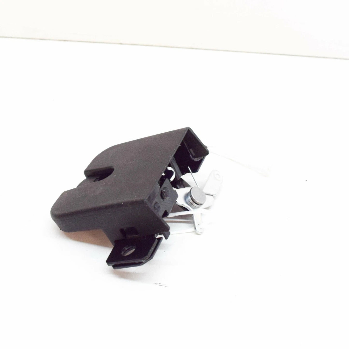 NEW VOLKSWAGEN CADDY 2K TRUNK BOOT LID LOCK 2K5827505