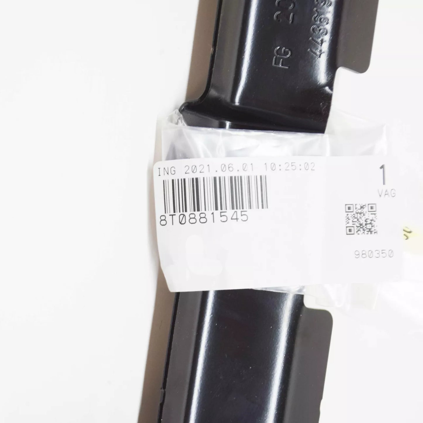 NEW AUDI A3 8V FRONT RIGHT CHILD SEAT ISOFIX BRACKET LHD 8T0881545 ORIGINAL