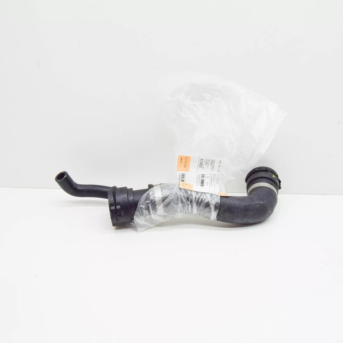 NEW BMW 3 E46 COOLING SYSTEM WATER HOSE 11537787177 7787177 ORIGINAL