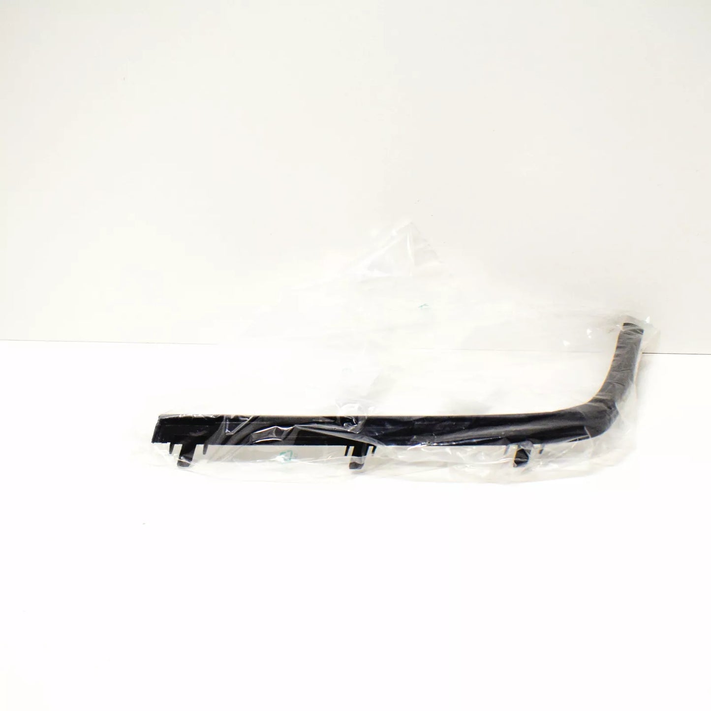 NEW MERCEDES-BENZ C W202 FRONT LEFT LIGHTING UNIT SEAL A2028261180 ORIGINAL