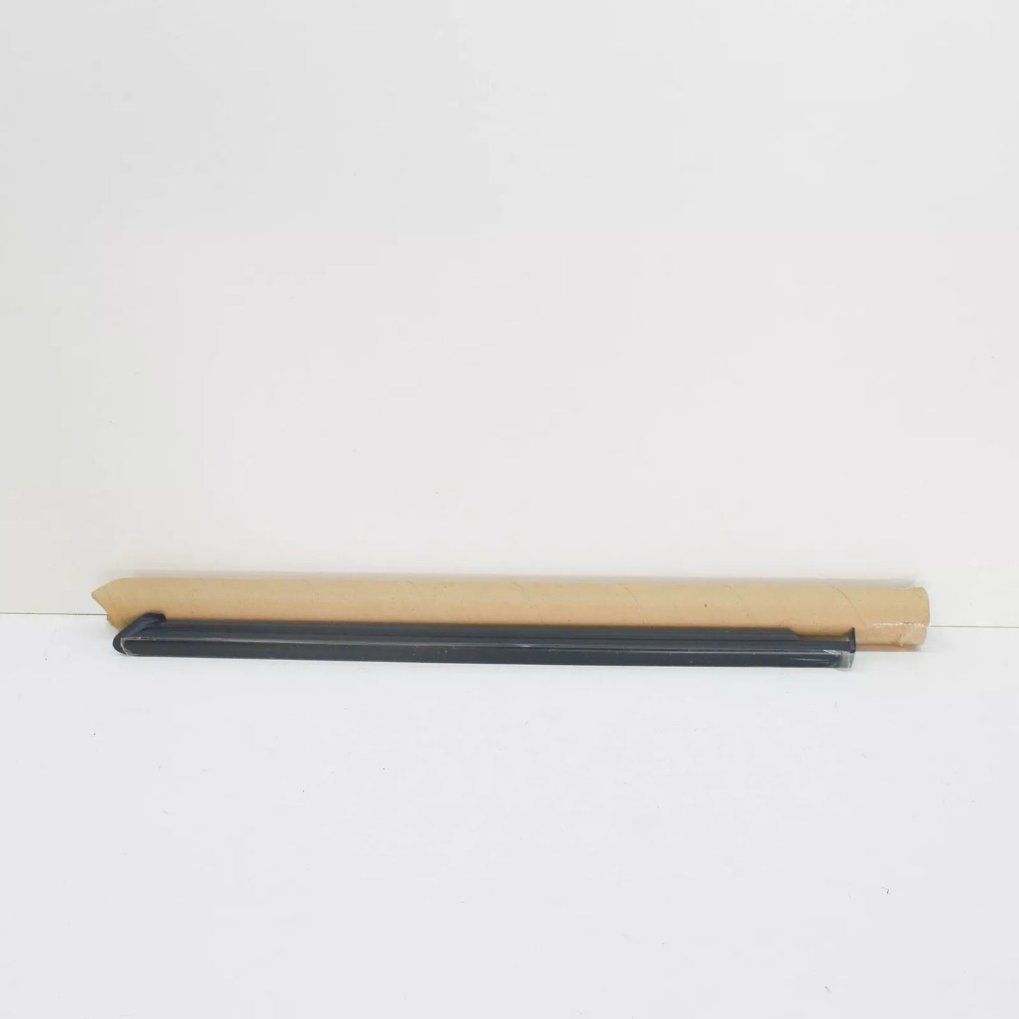 NEW MERCEDES-BENZ GL X164 REAR RIGHT SIDE WINDOW MOLDING A1646905480 ORIGINAL