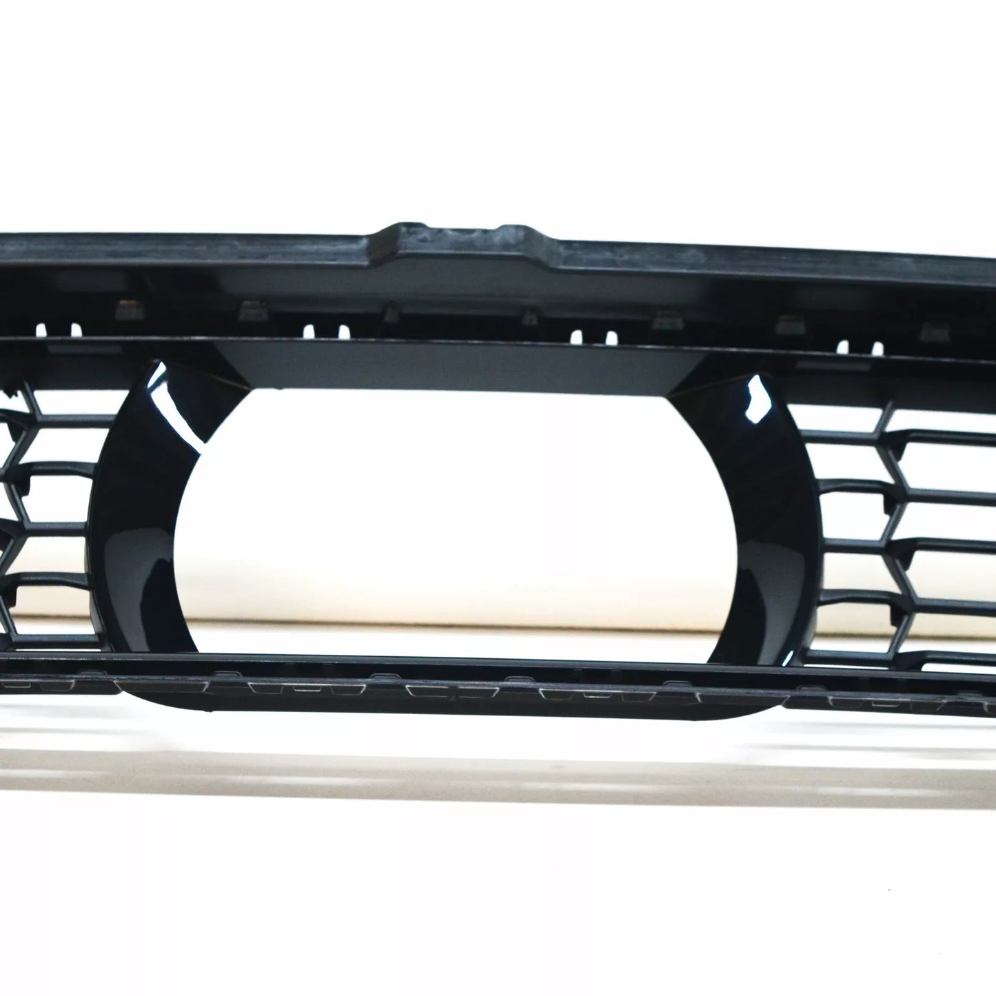 NEW BMW 5 G30 M FRONT BUMPER LOWER CENTER GRILLE 51118098664 ORIGINAL