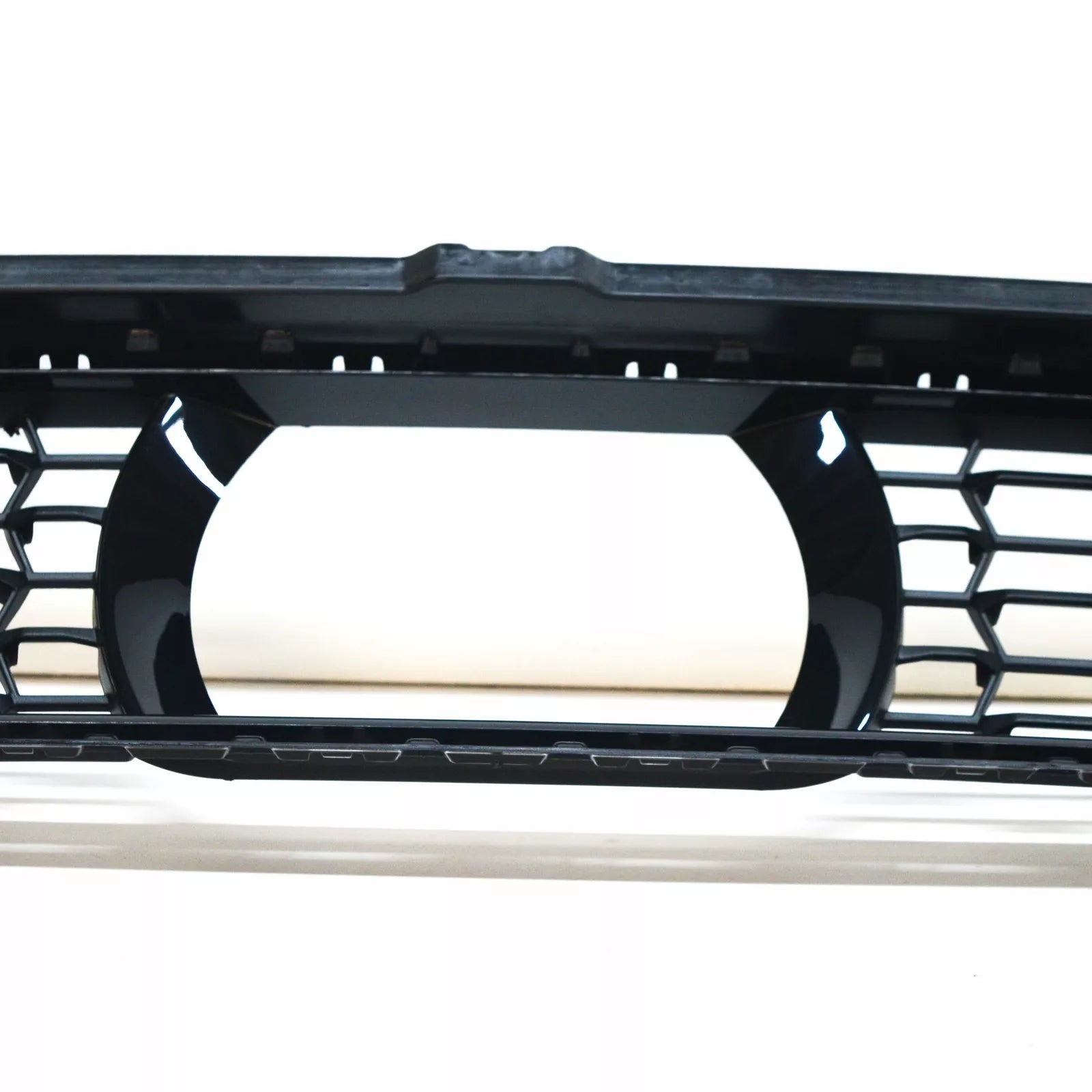 NEW BMW 5 G30 M FRONT BUMPER LOWER CENTER GRILLE 51118098664 ORIGINAL
