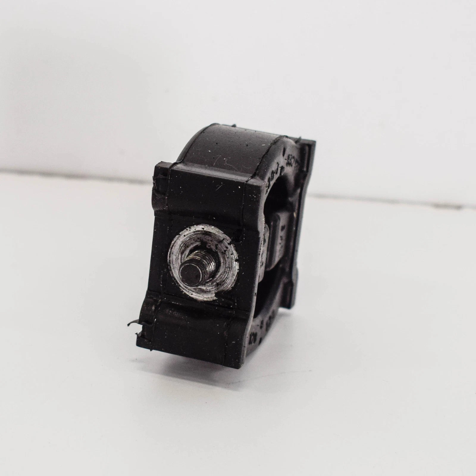 NEW BMW E92 M E90 M F10 M E60 M F12M E85M EXHAUST SYSTEM HANGER ORIGINAL