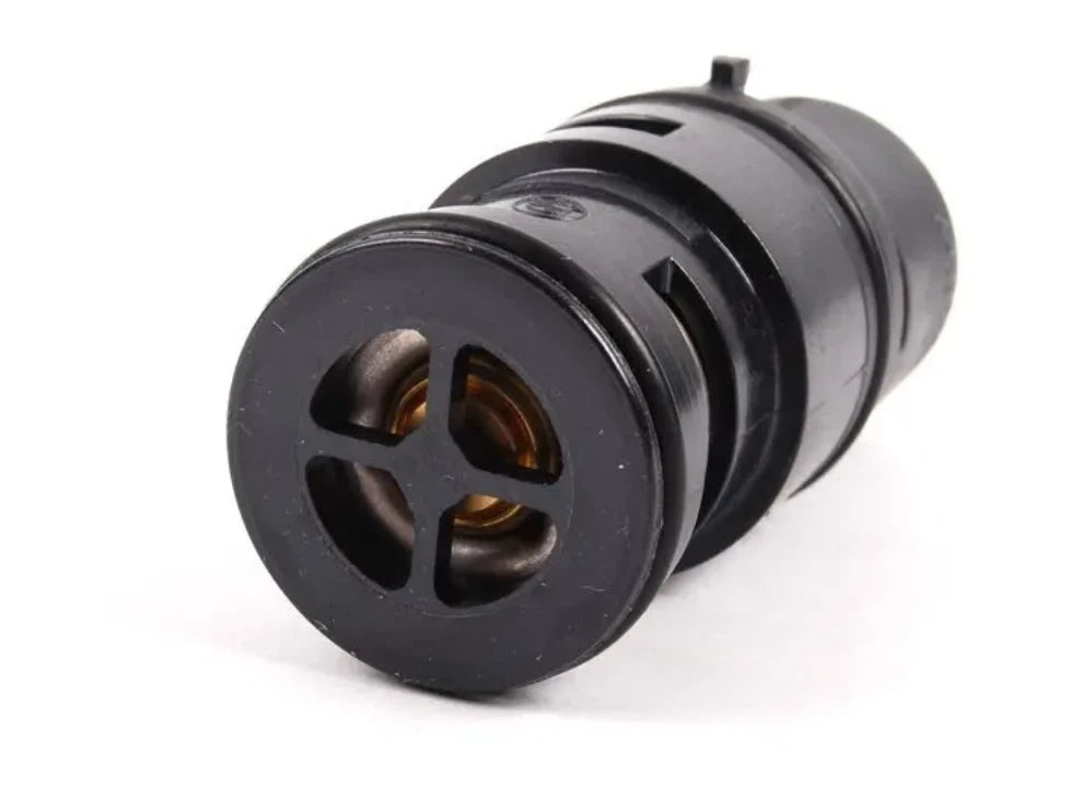 NEW BMW X3 E83 OIL COOLER THERMOSTAT 3438717 17113438717 ORIGINAL