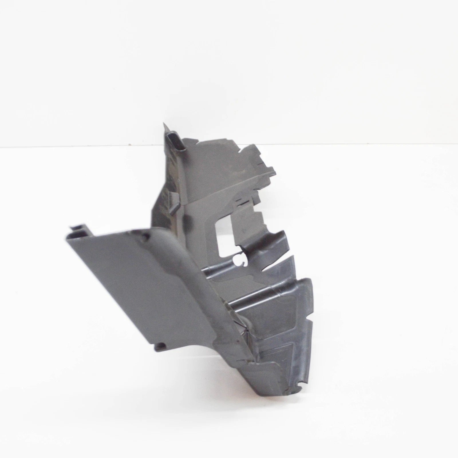 NEW AUDI Q2 RADIATOR FAN RIGHT AIR GUIDE 81A121284B ORIGINAL