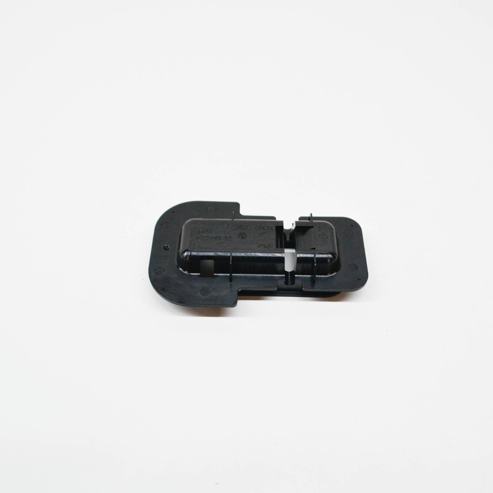 new ford focus mk3 estate load compartment trim tie down hook 1866111 original